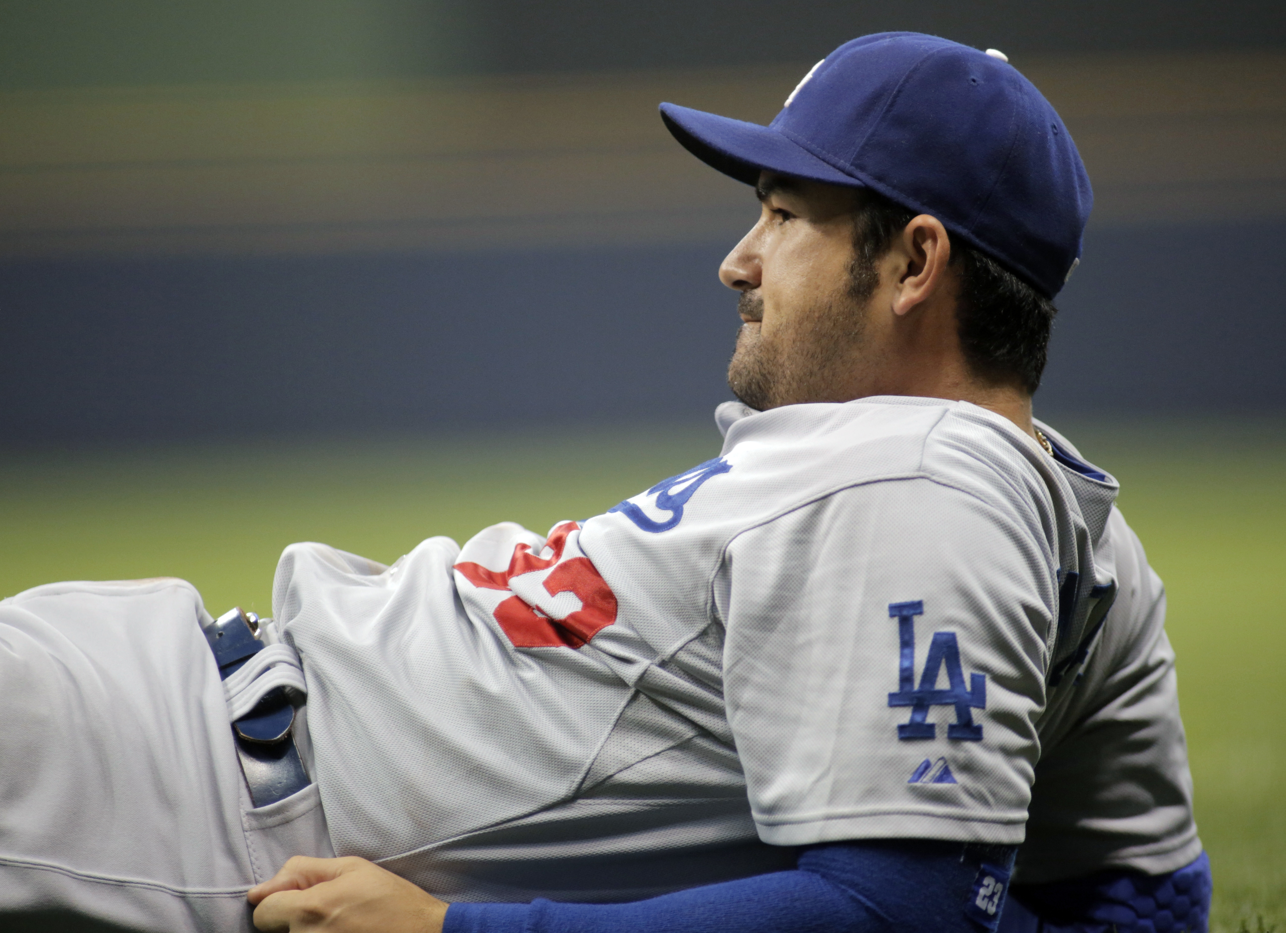 Dodgers lose 9-3 at Milwaukee