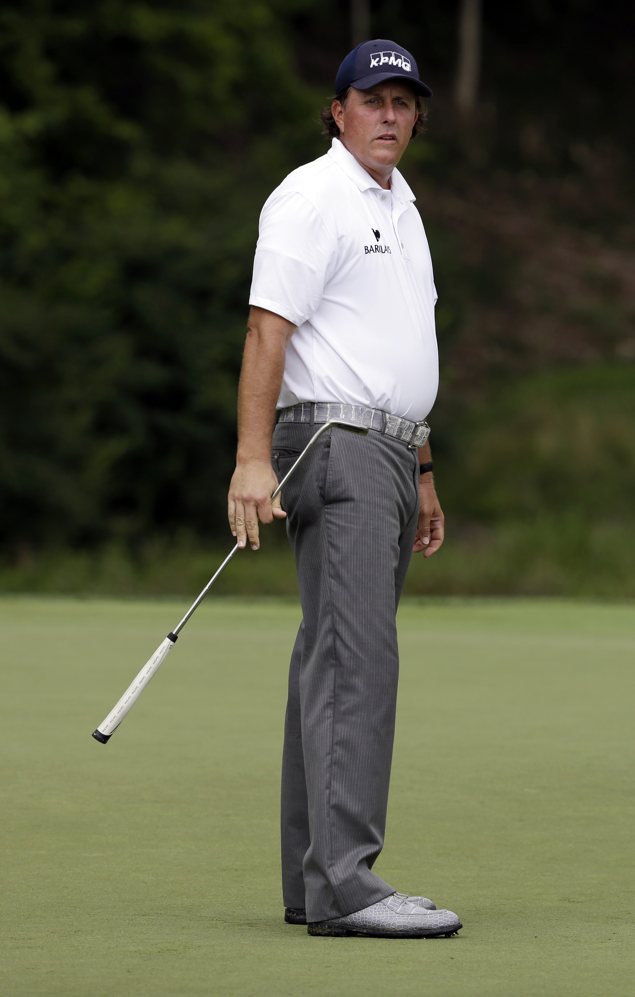 Lefty back in the mix at PGA, just 3 shots back