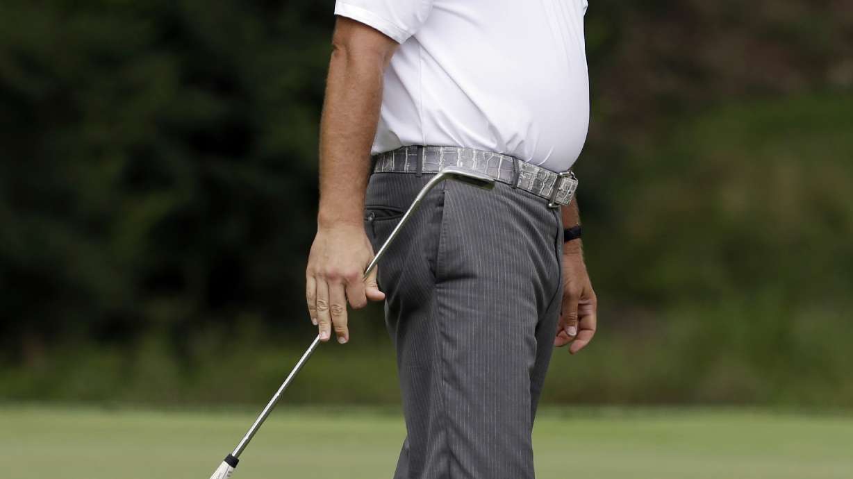 Lefty back in the mix at PGA, just 3 shots back