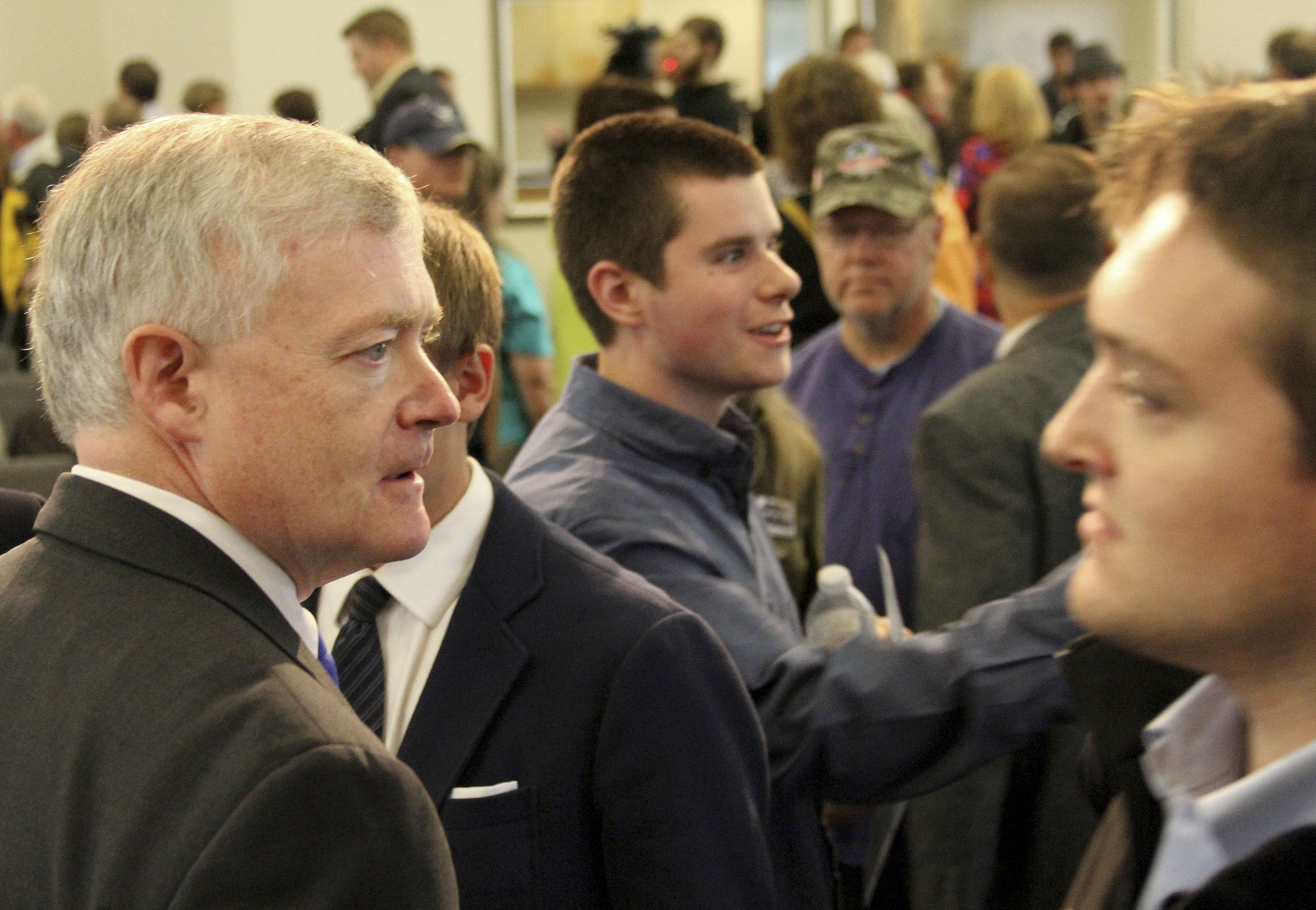 Alaska GOP candidates clash on immigration