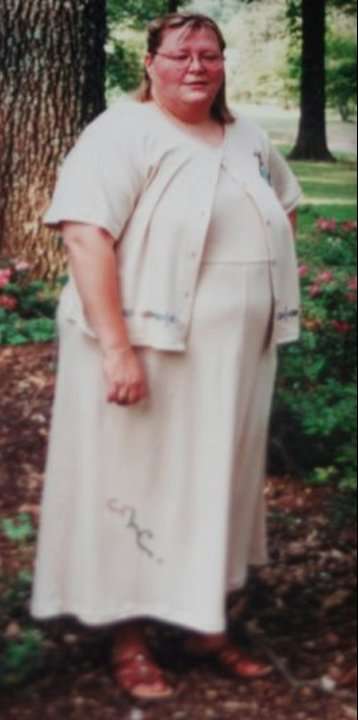 The breaking point: Riser struggled to climb the stairs to get to her school classroom. She estimates her peak weight was 383 pounds. "I was on a one-way street to dying."