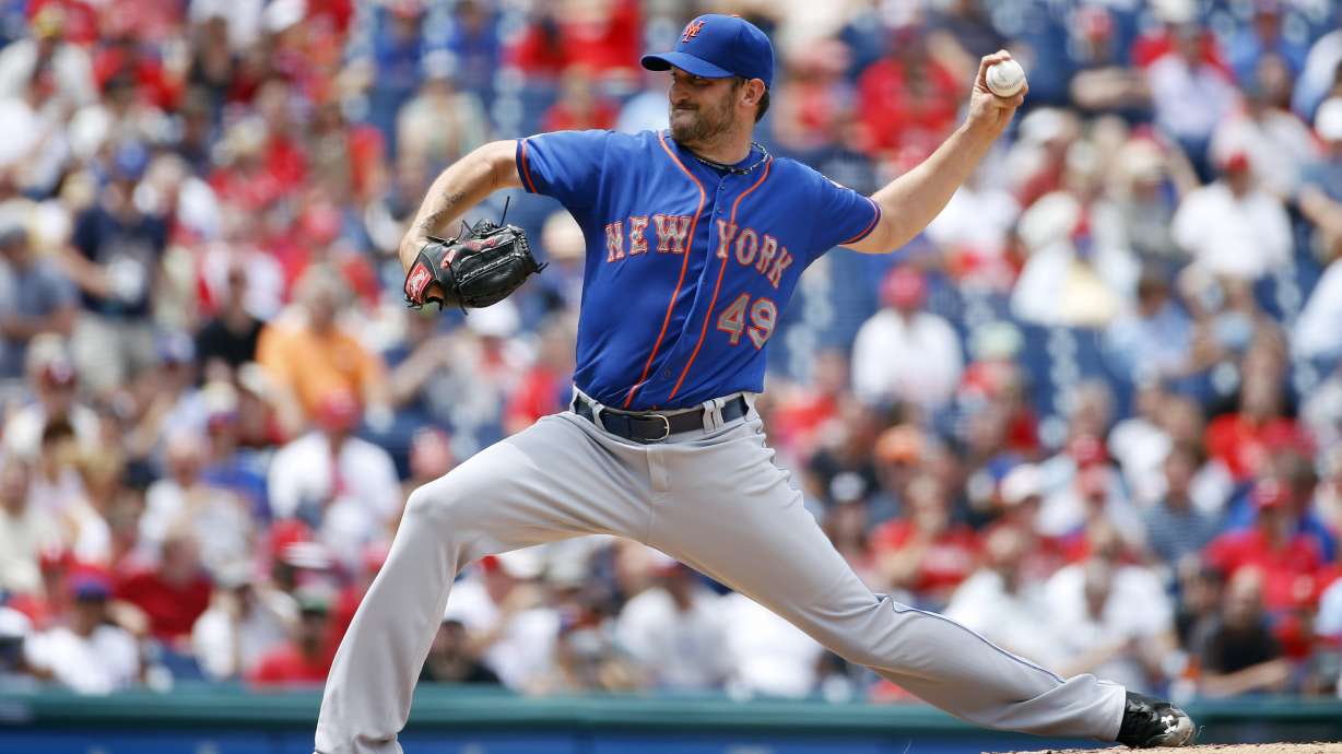 Recker, Niese lead Mets over Phillies
