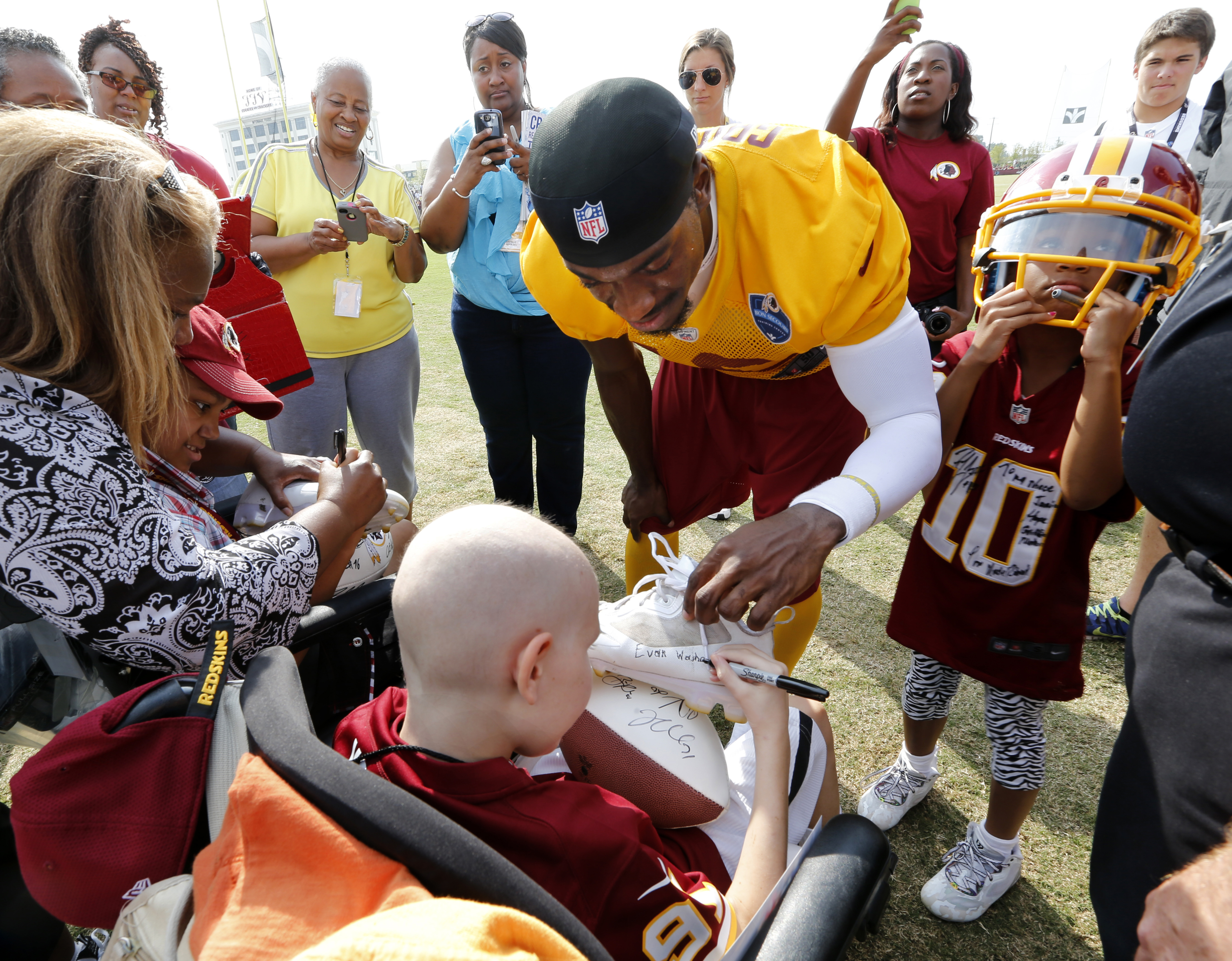 RG3 reflects on ups and downs at Redskins camp