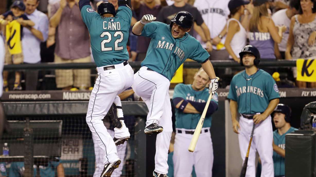 Hernandez brilliant as Seattle jolts Toronto 11-1