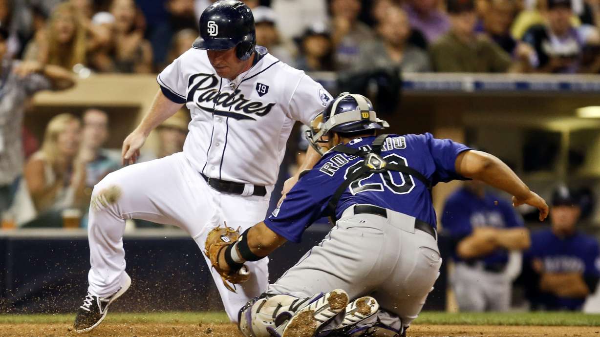 Padres' pen continues road woes for Rockies