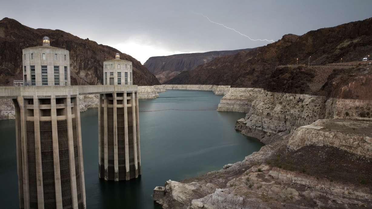 Southwest braces as Lake Mead water levels drop