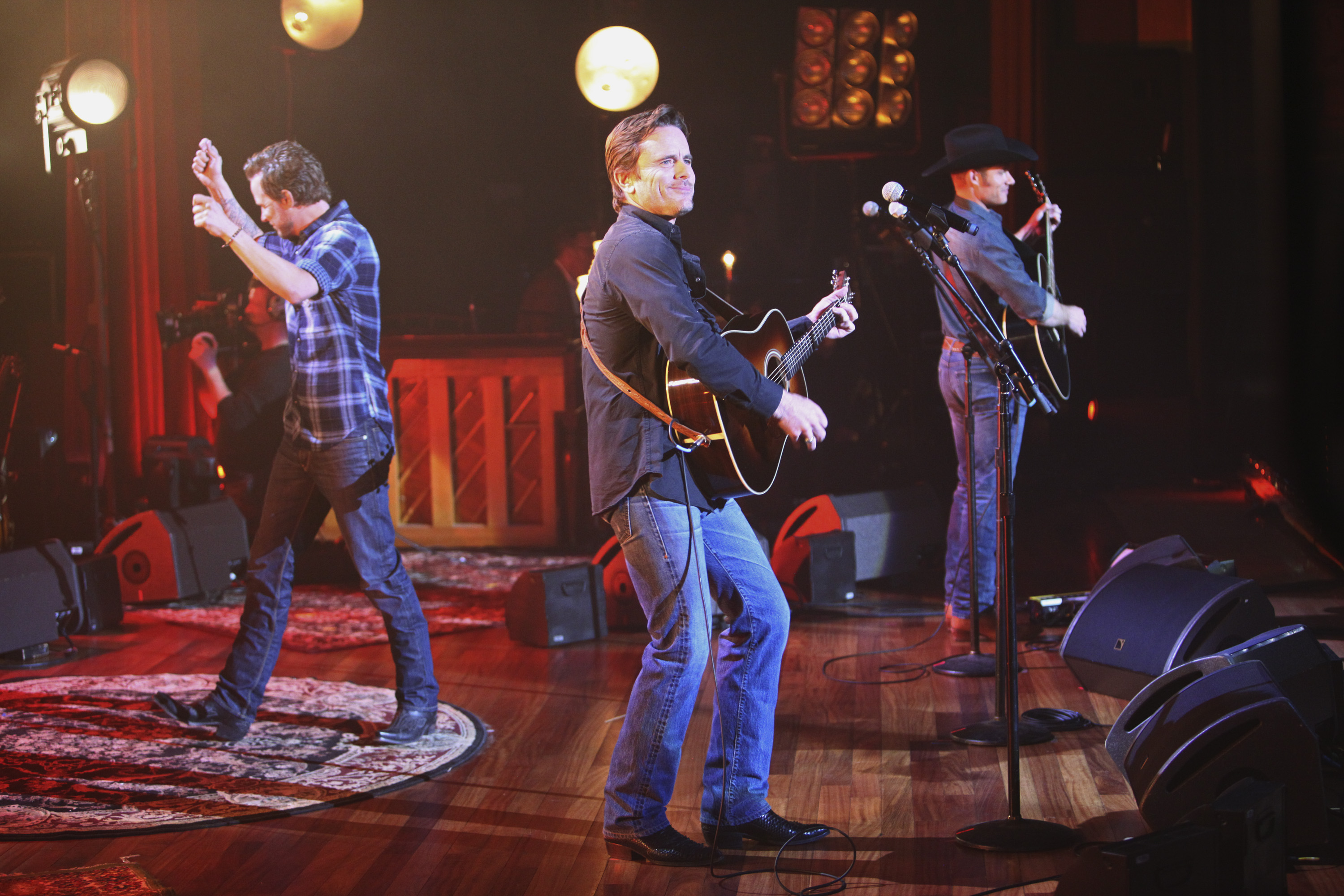 'Nashville' goes live in new season premiere