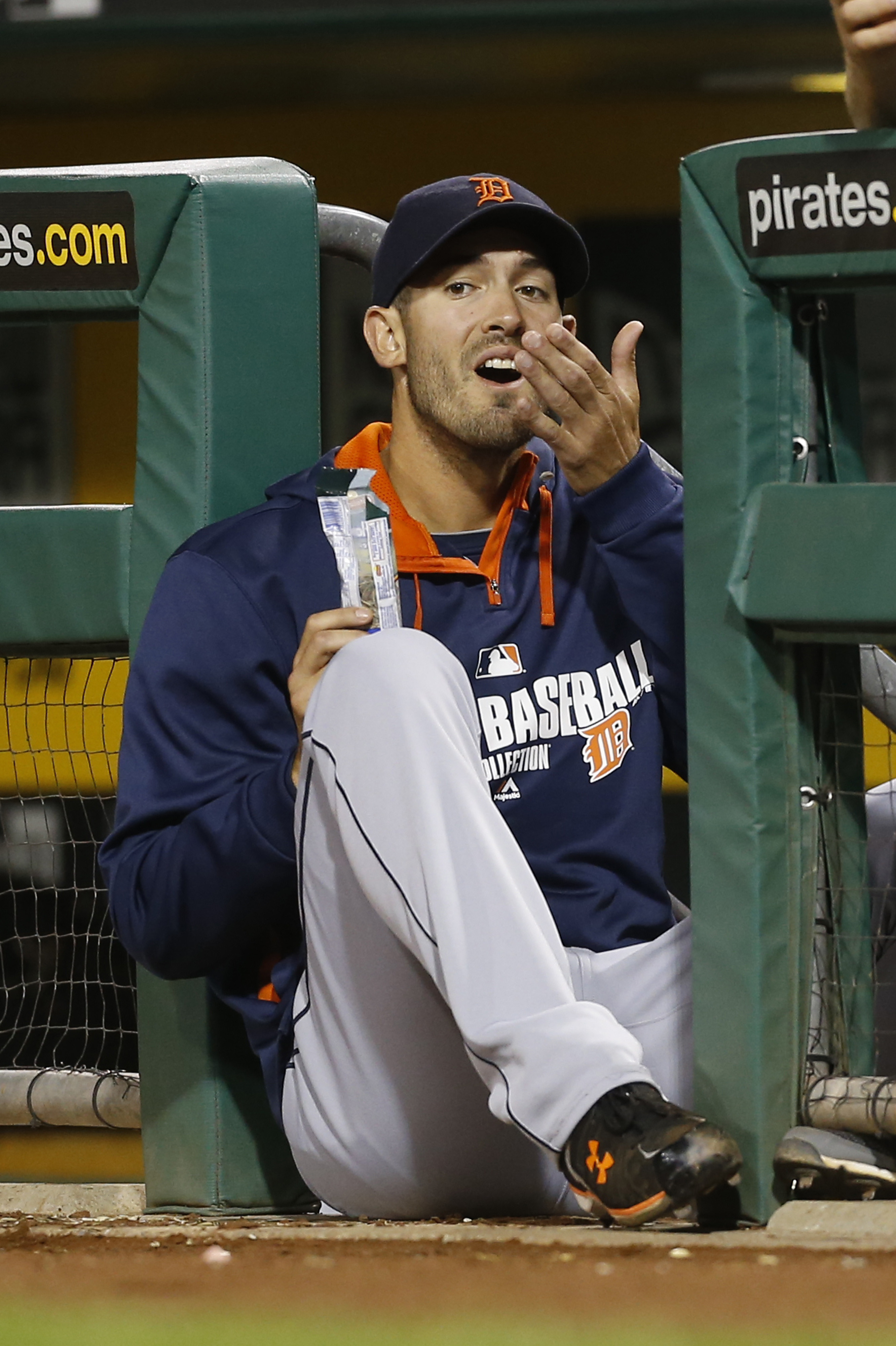 Tigers P Verlander has right shoulder inflammation