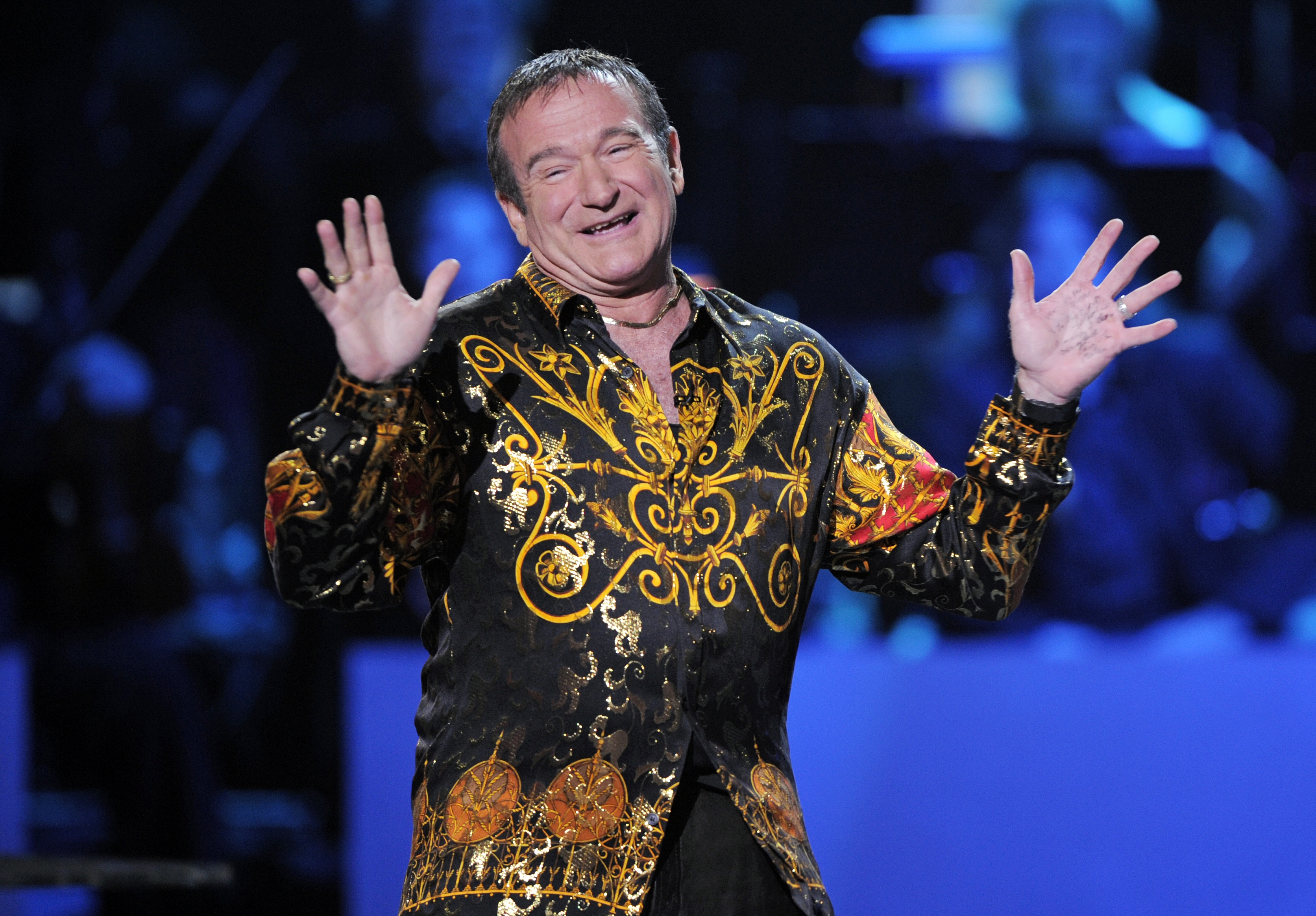 Robin Williams hanged self but no answer as to why