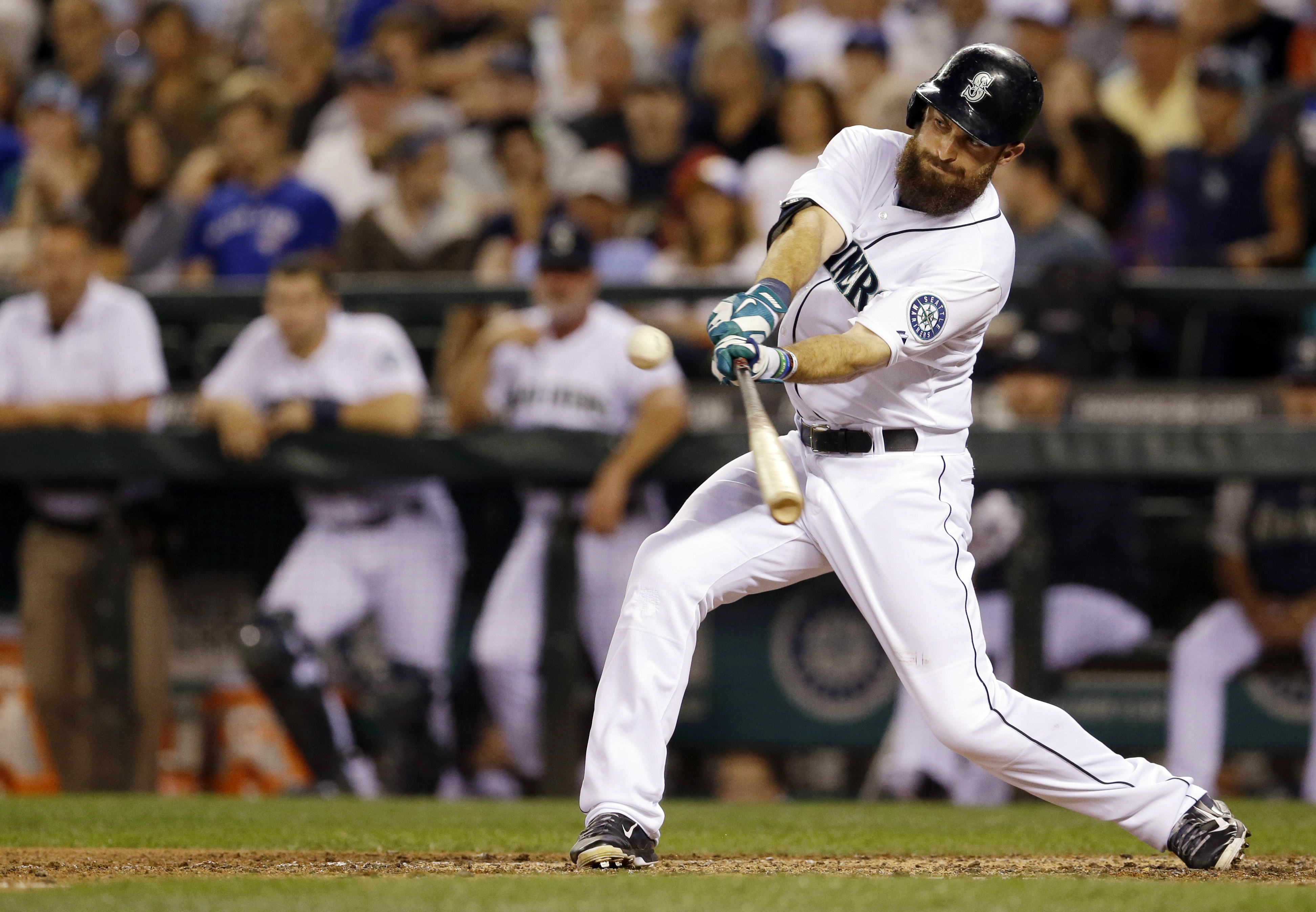 Seattle hits 2 homers, knocks off Blue Jays 6-3