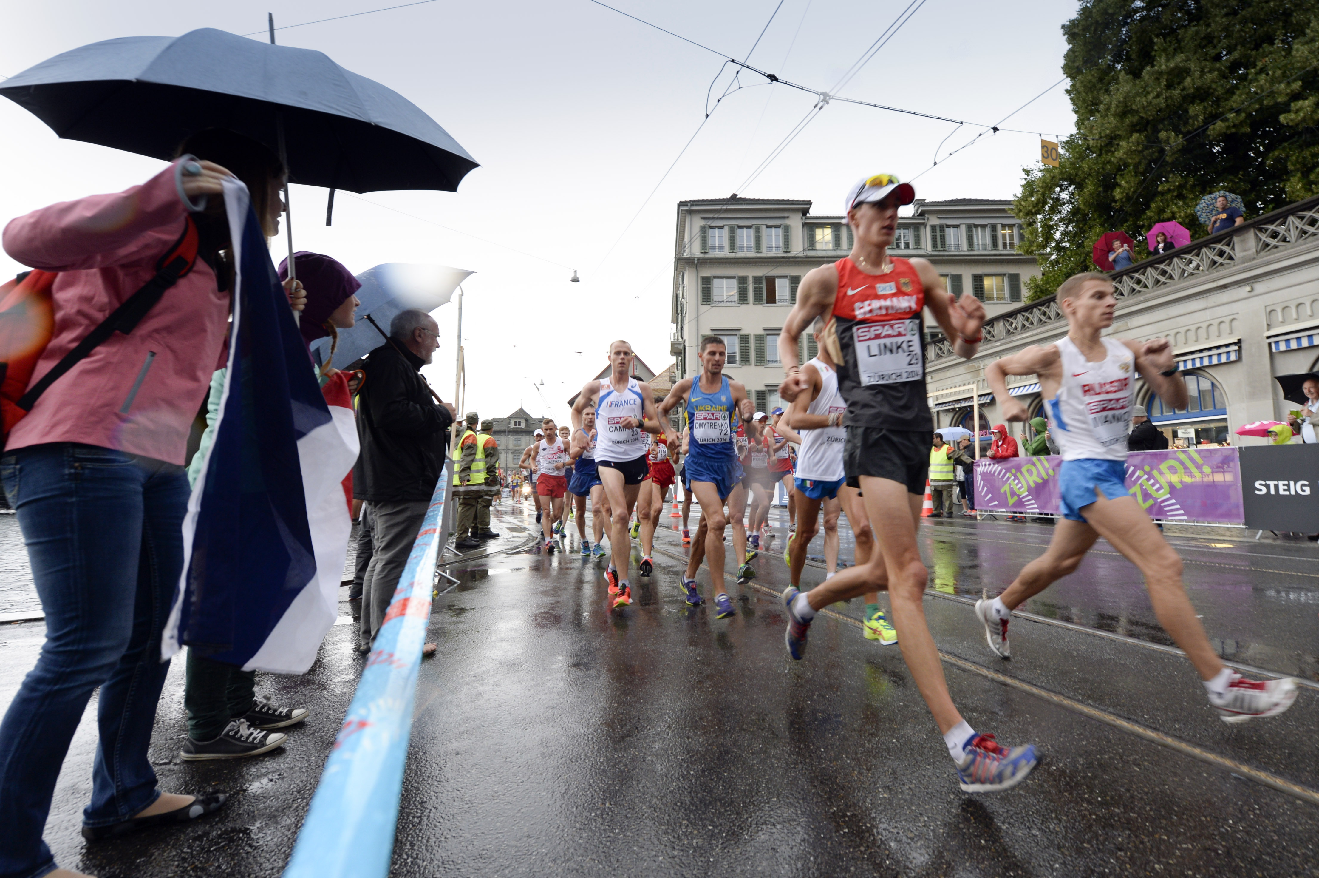 Mo Farah wins 10,000 at Euros in British 1-2