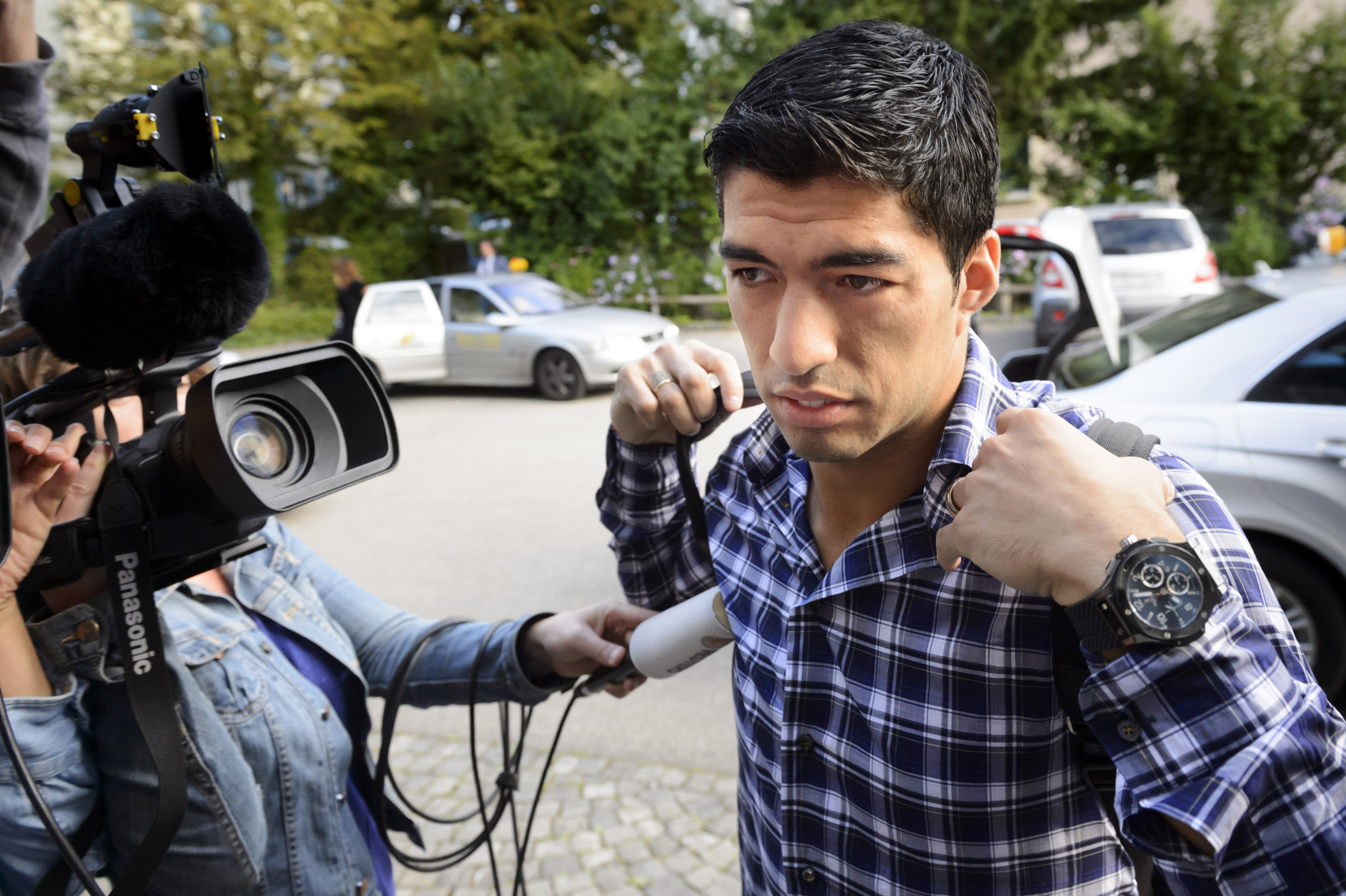 Luis Suarez to get biting ban verdict Thursday