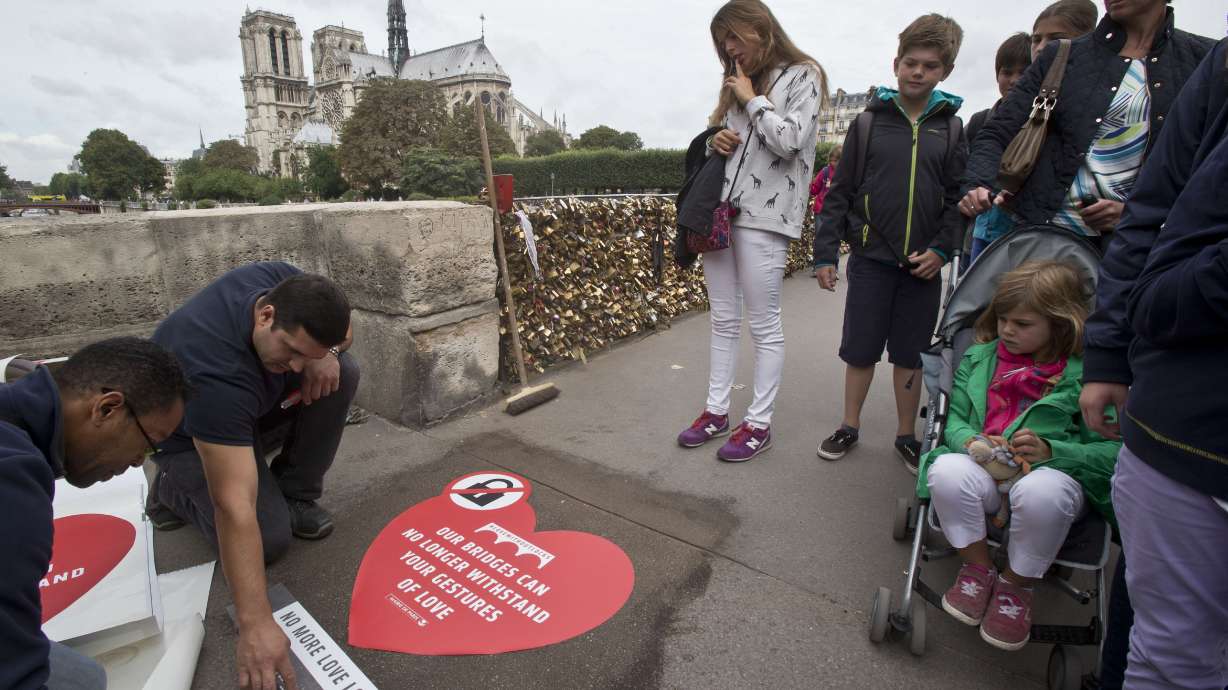 Key to love? Paris swaps selfies for bridge locks