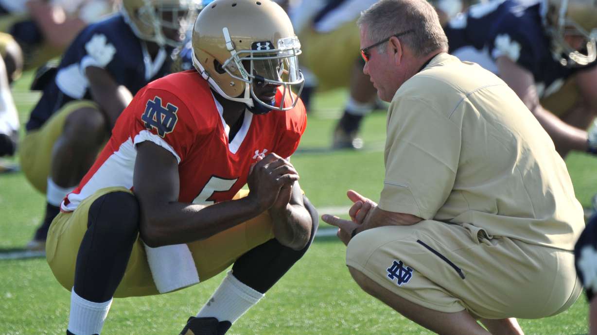 Golson regains job as Notre Dame's starting QB