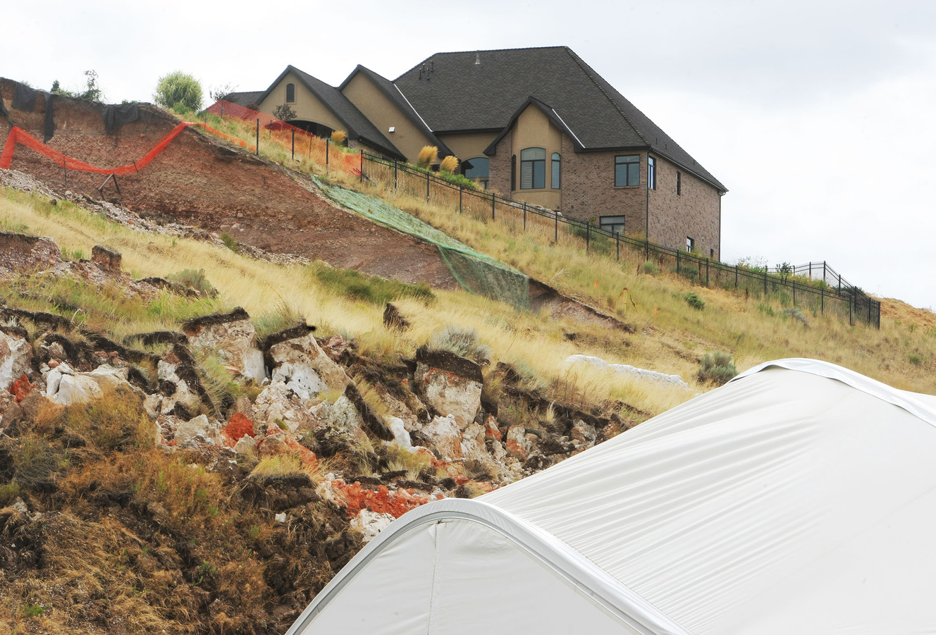 Tennis club damaged by landslide to reopen