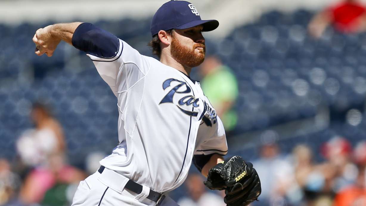 Liriano's first homer helps Padres beat Rockies