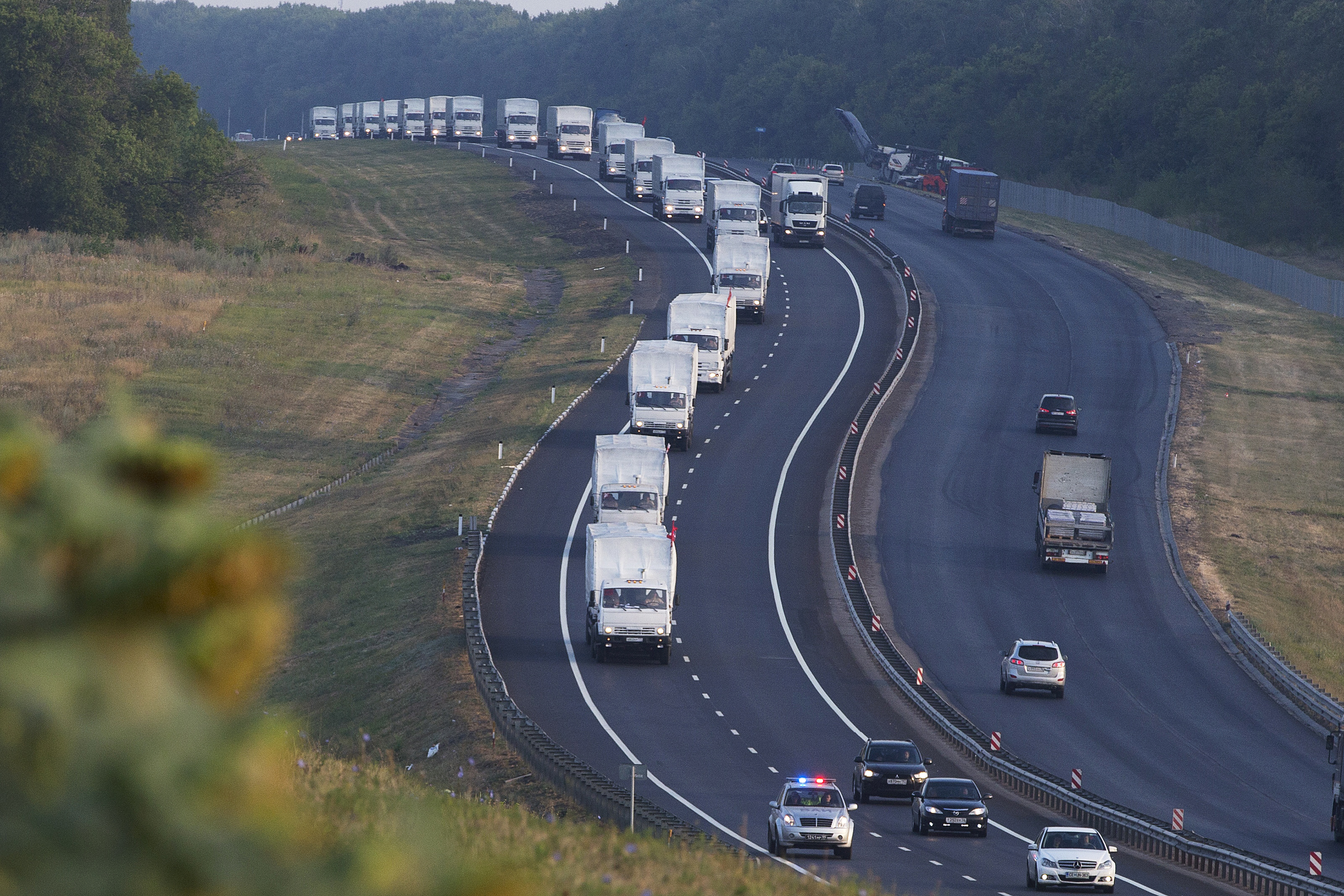 Ukraine, Russia parry over Russian aid convoy