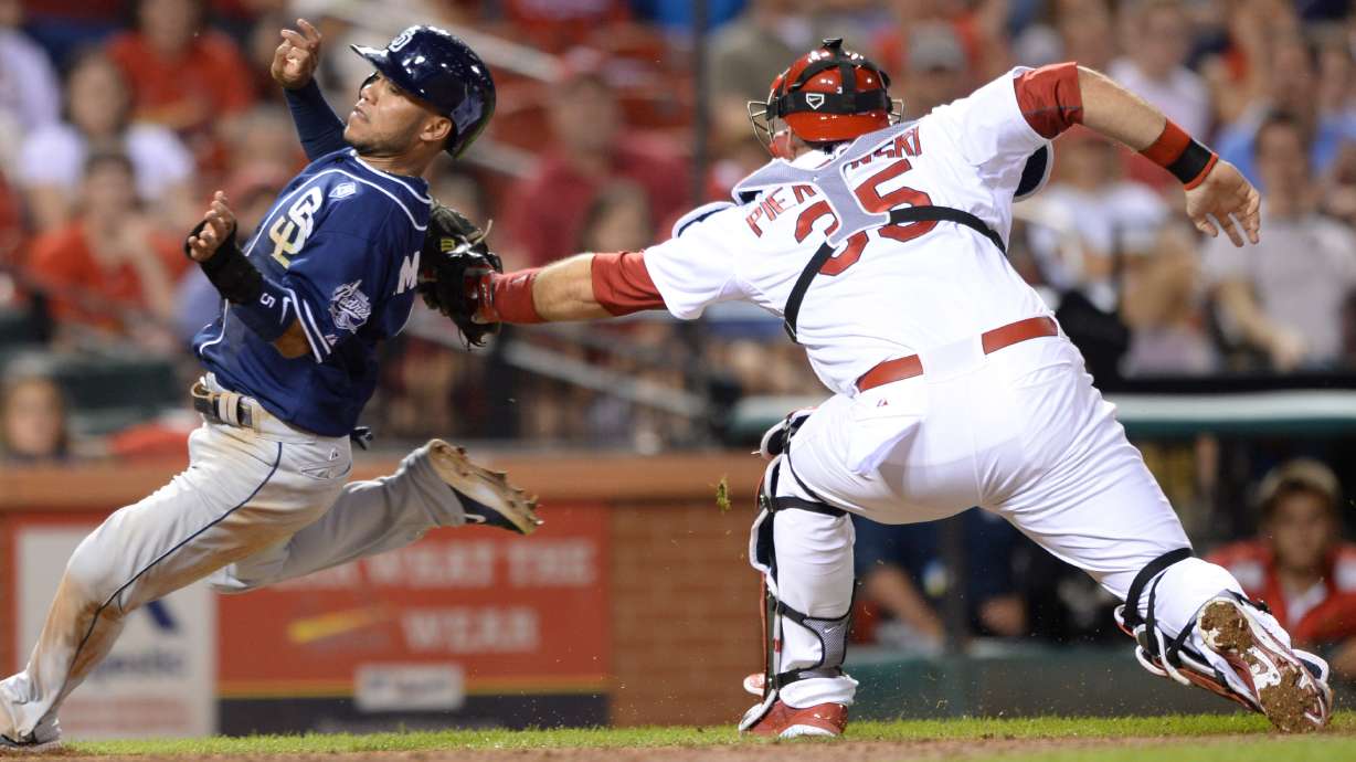 Jay's 2-run double lifts Cardinals over Padres 4-3