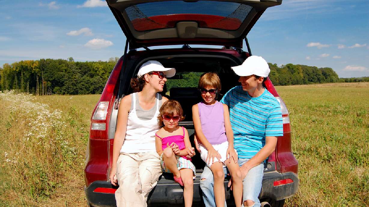 6 top ranked mid-size SUV's with a 3rd row for the family