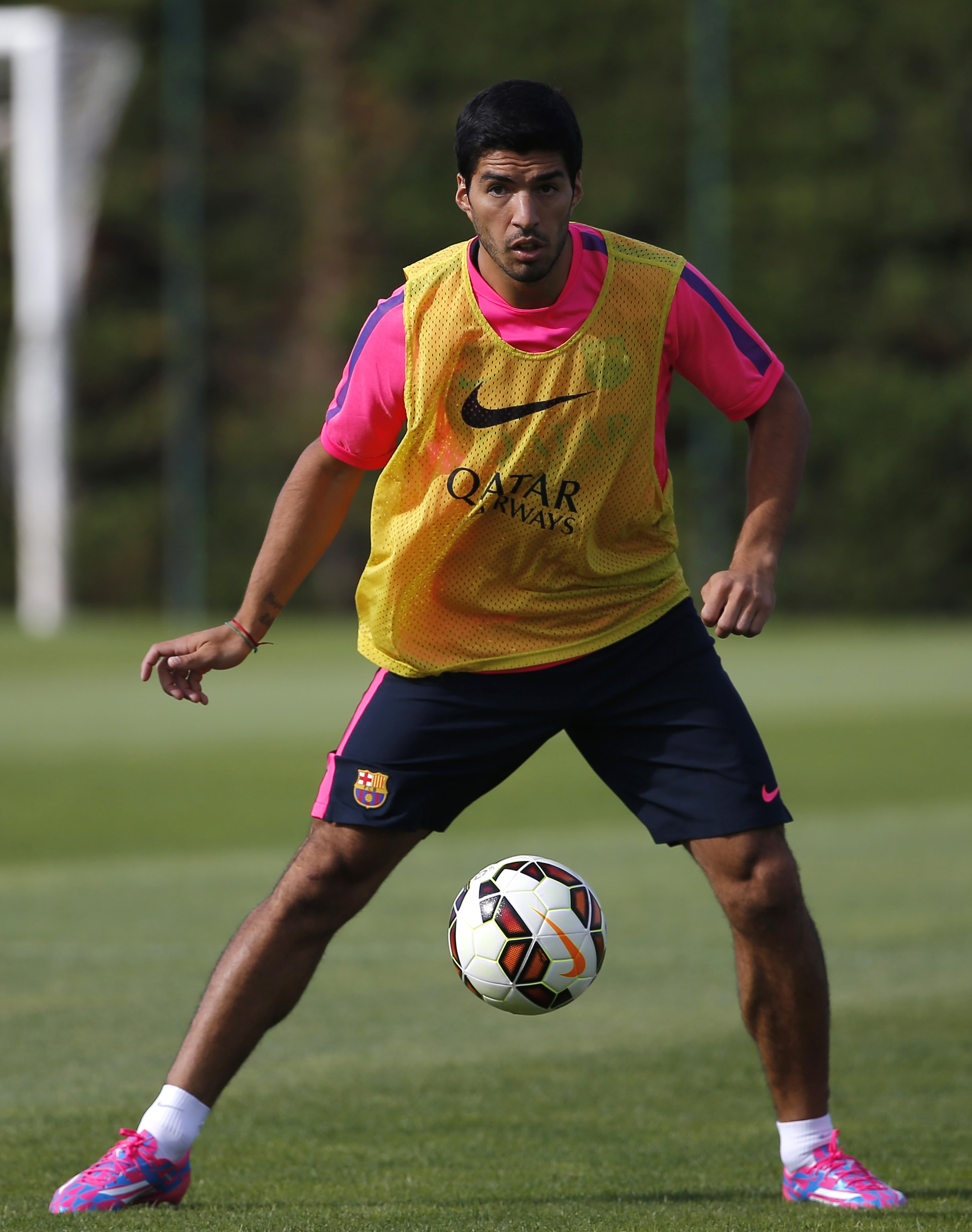 Suarez trains for first time with Barcelona