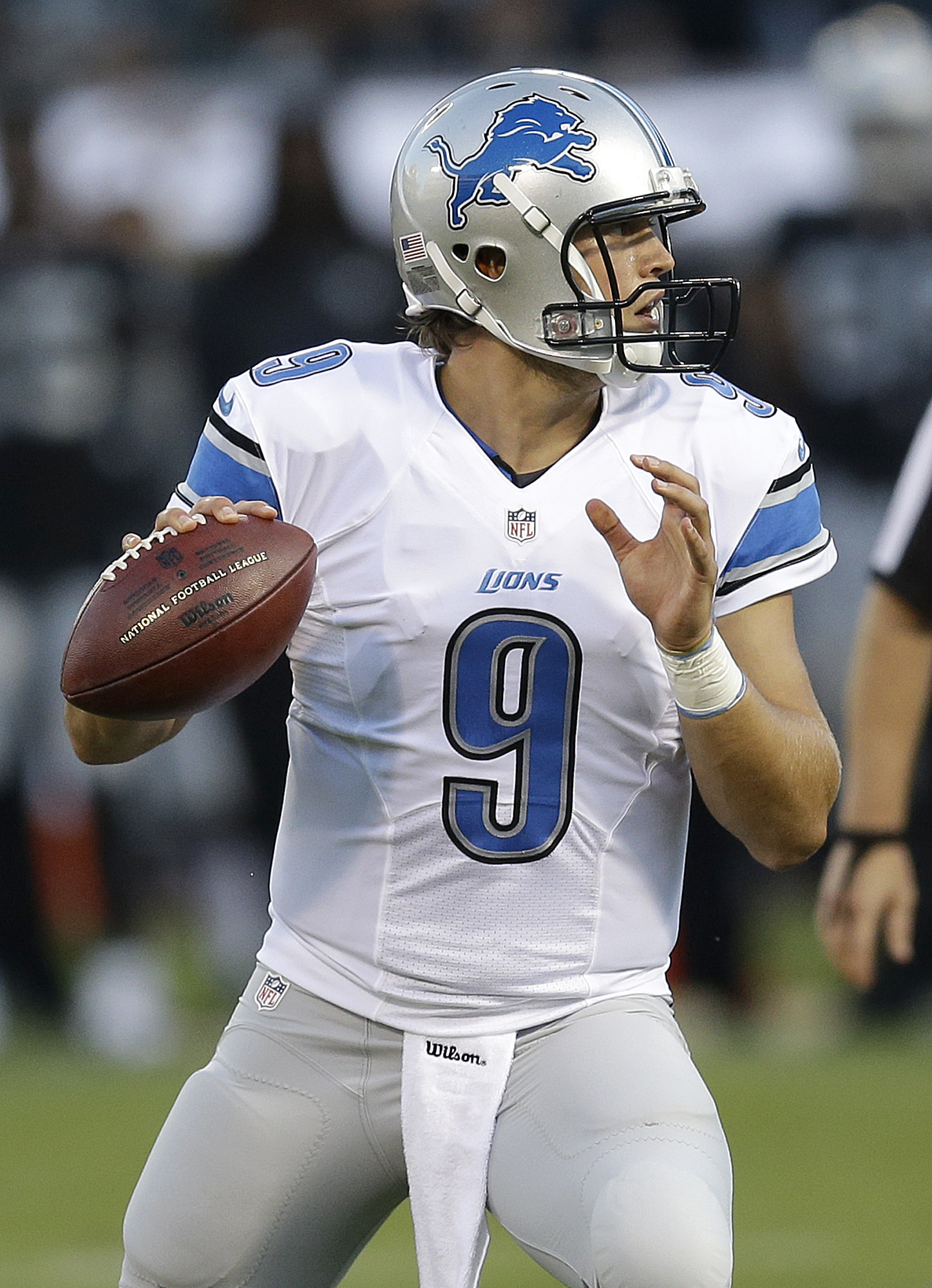 Raiders rally past Lions 27-26