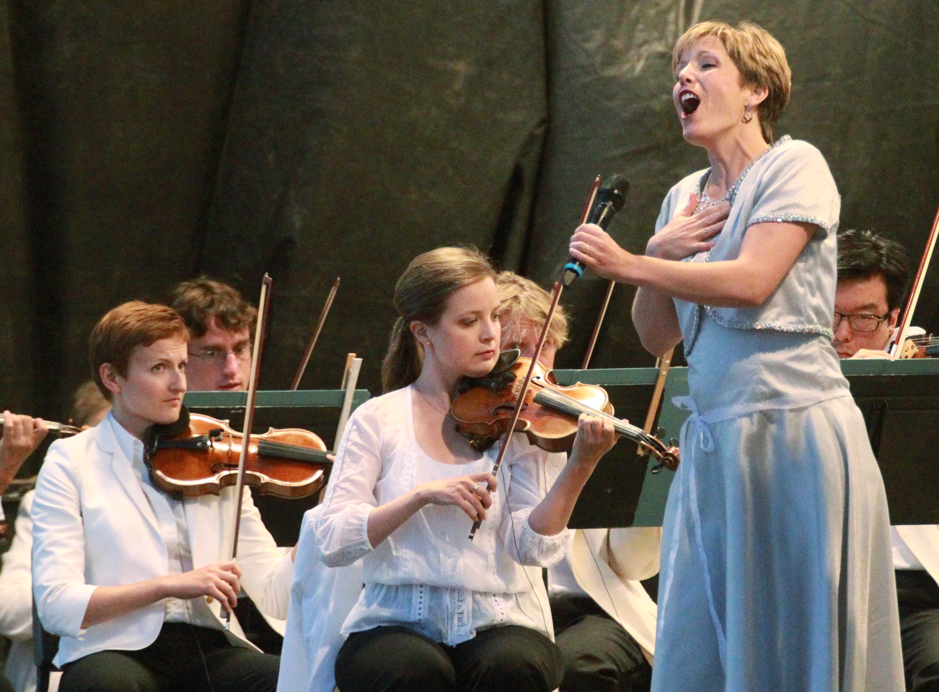 Symphony sets stage at southern Utah's red rocks