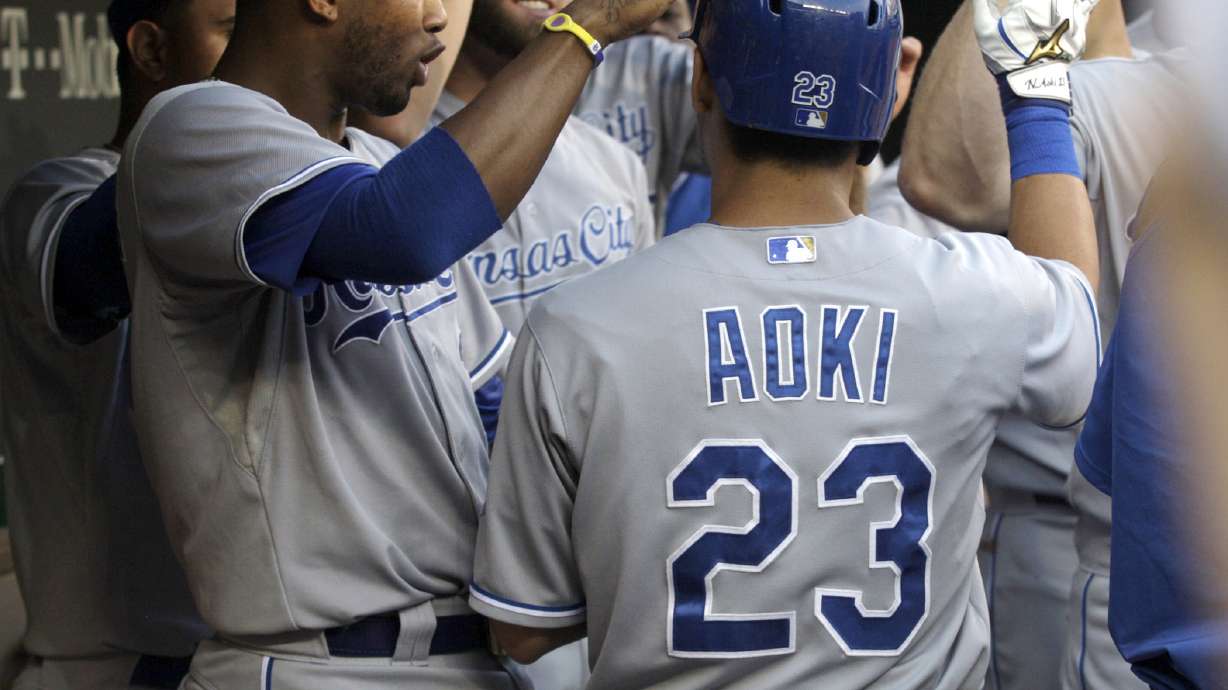 Hughes goes 7, Suzuki homers, Twins top Royals 4-1