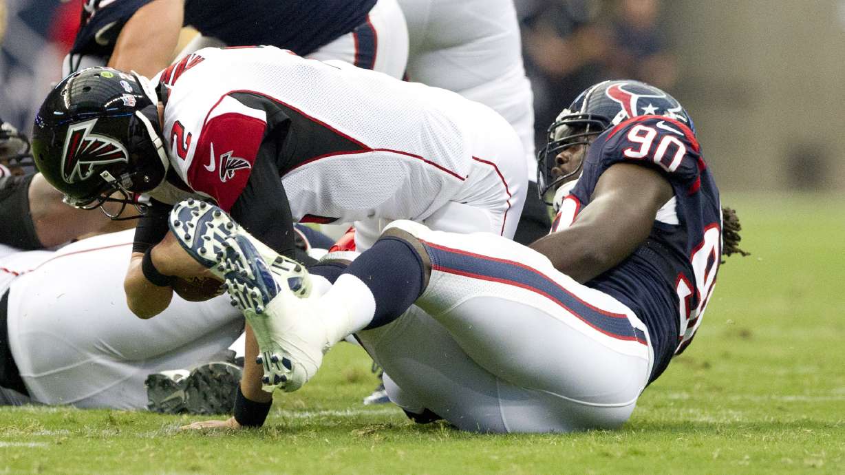 Clowney makes impact in Texans' 32-7 win