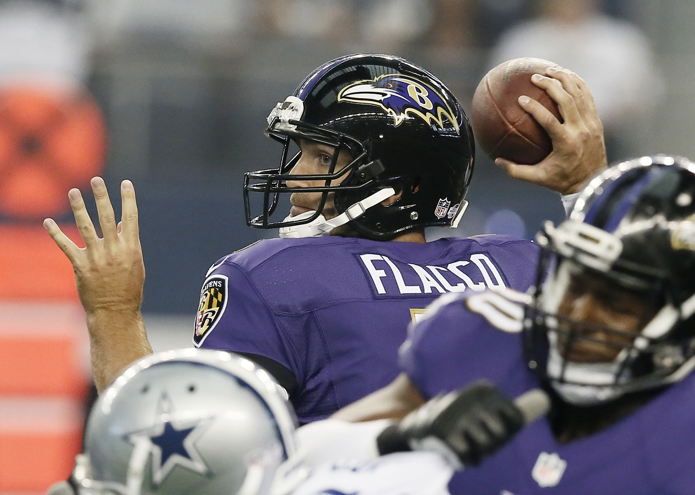 Flacco gets early help, Ravens top Cowboys 37-30