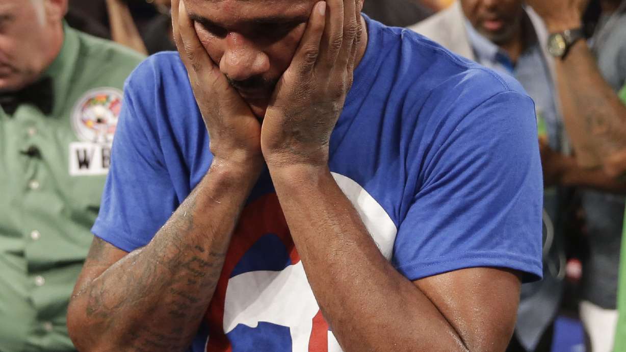 Brook edges Porter, claims IBF welterweight title