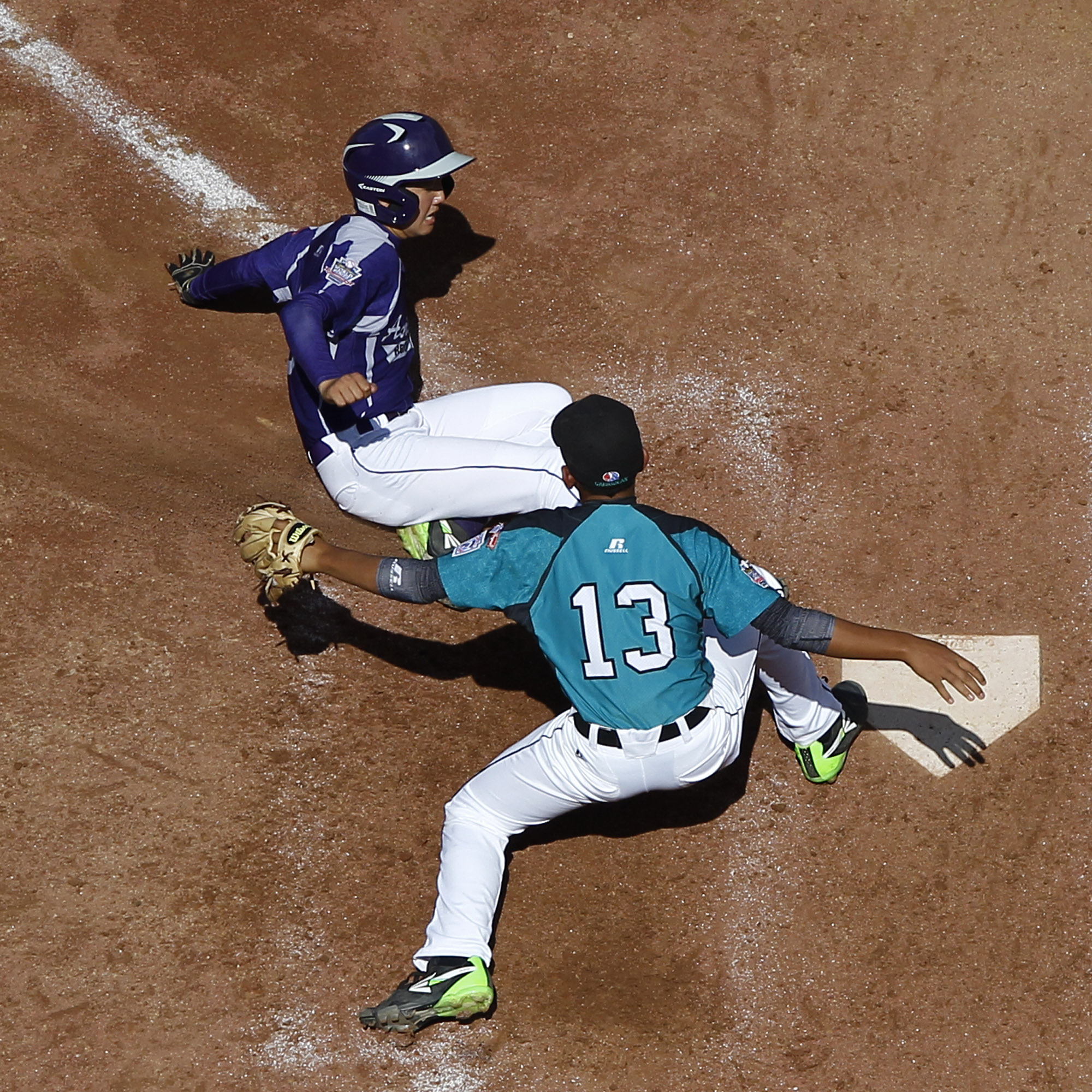 Philadelphia, Las Vegas roll in LLWS