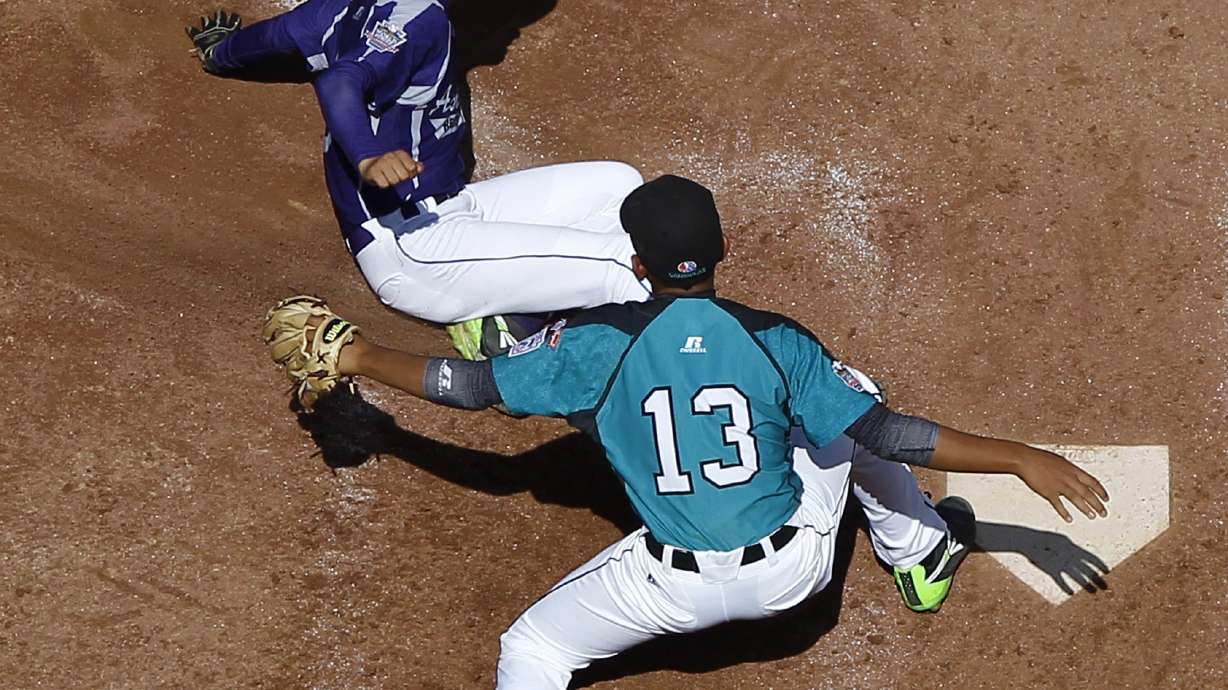 Philadelphia, Las Vegas roll in LLWS