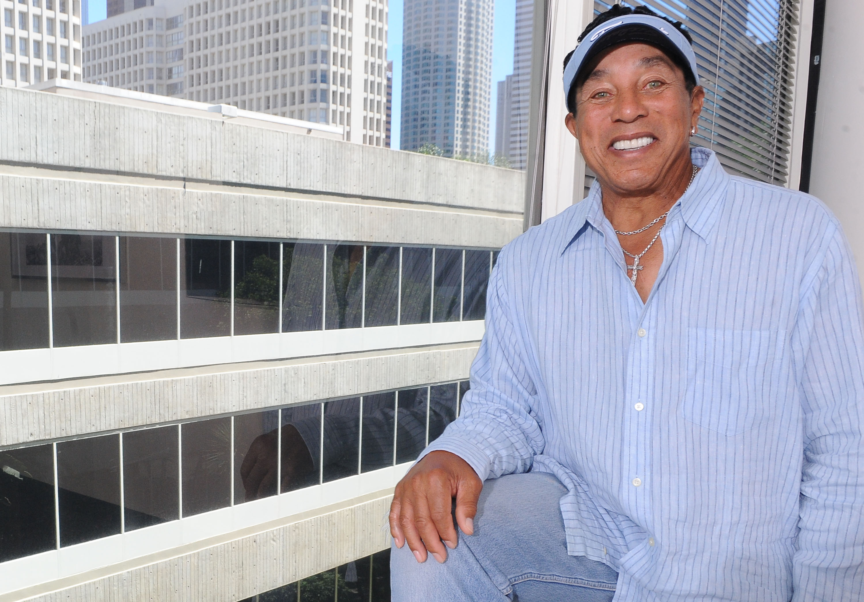 Smokey Robinson, still writing, duets with friends