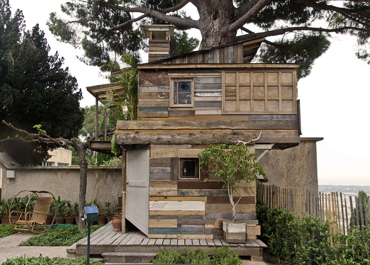 American artist Ethan Hayes-Chute makes found wood his foundation, which have been displayed around the world in a series of inhabitable installations.