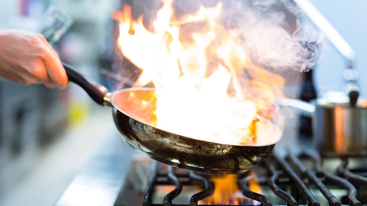 SLC food cart, Midvale restaurant temporarily closed for health violations