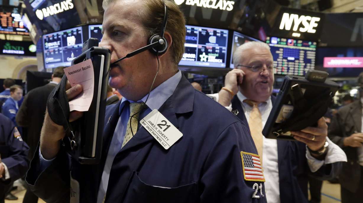 US stocks move higher; Home Depot rises