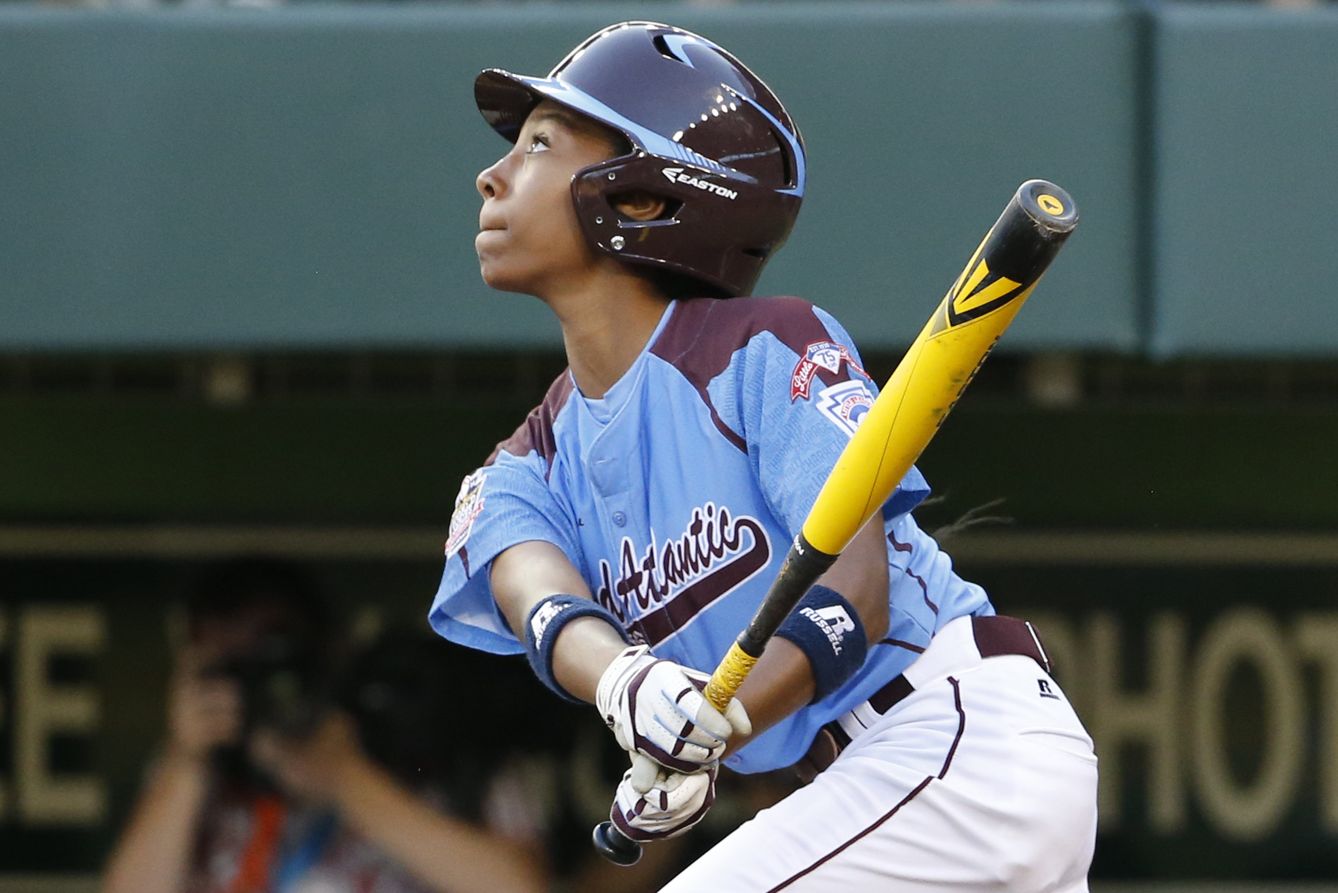 Philadelphia's Mo'ne Davis knows hoops, too