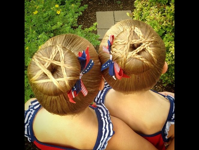 Peinados realizados por una madre a sus hijas gemelas obtienen atención internacional 