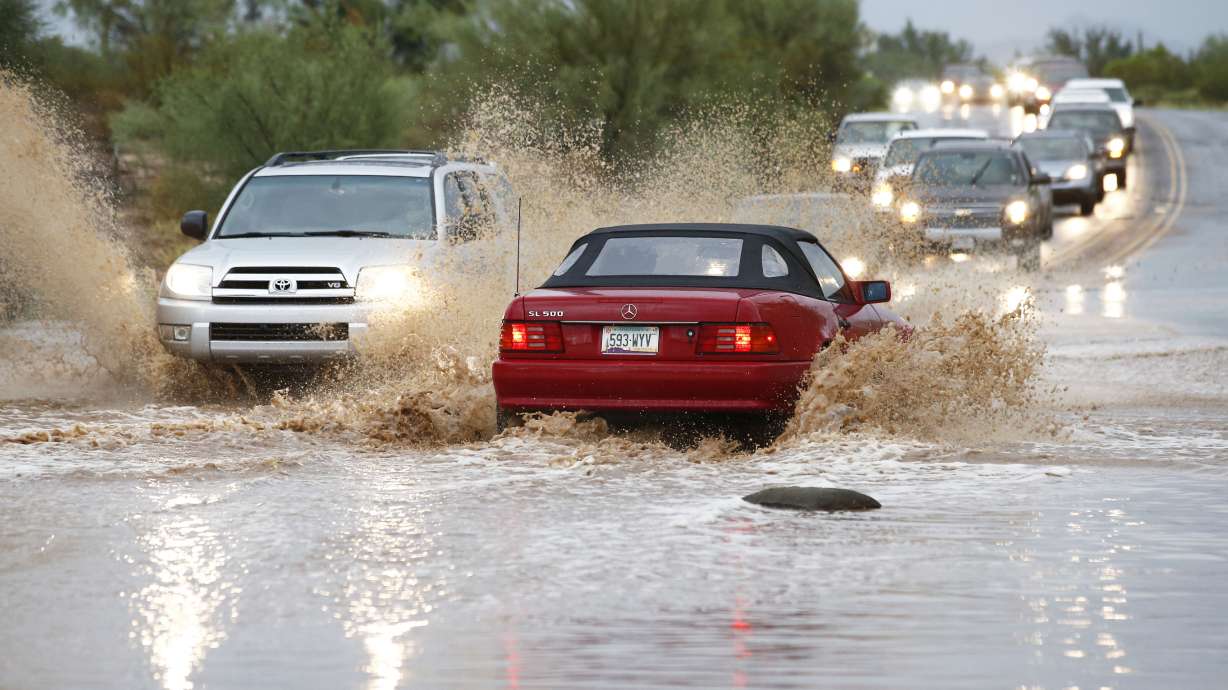 Arizona flooding creates several dramatic scenes