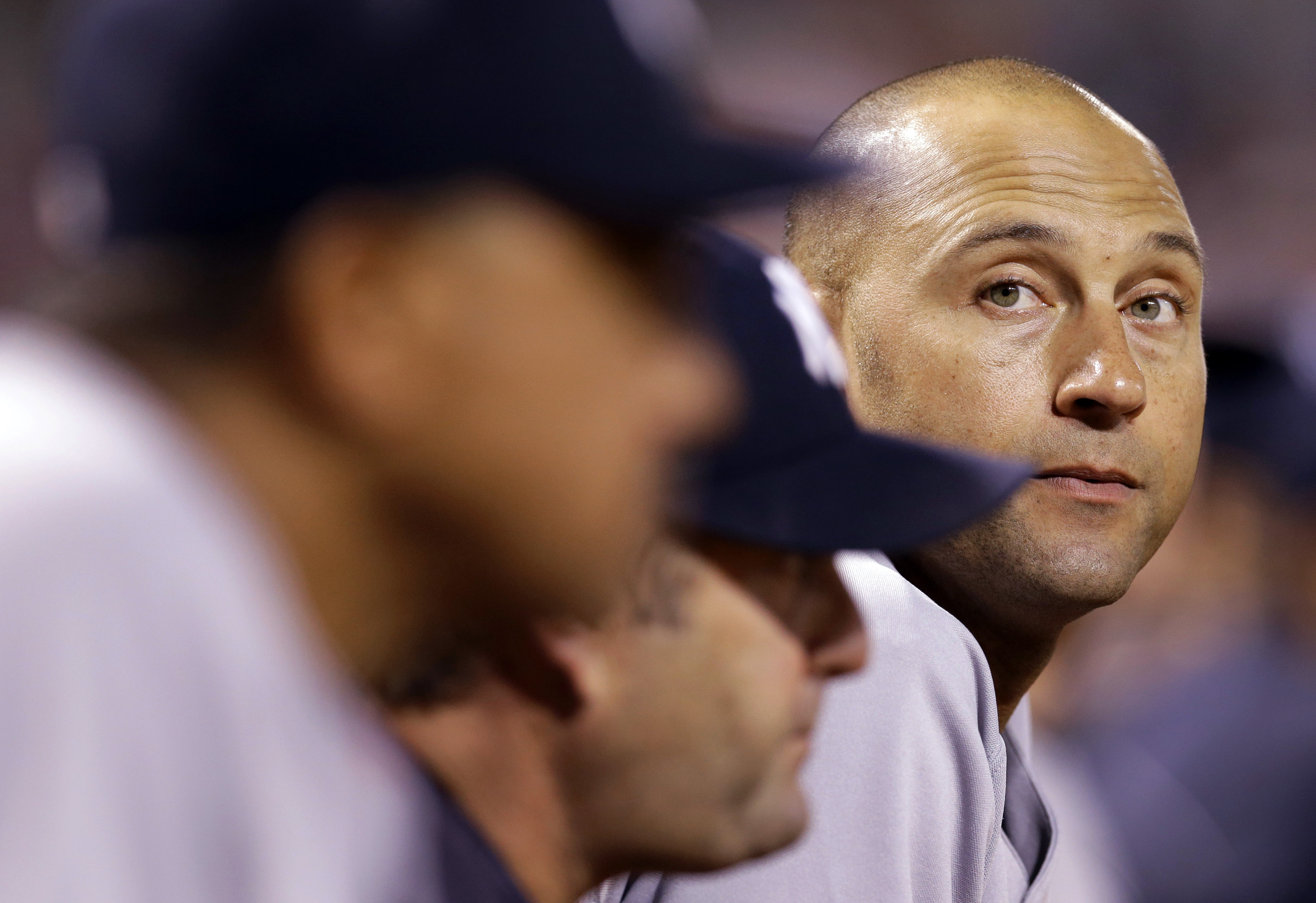 Jeter takes Ice Bucket Challenge, passes to Jordan