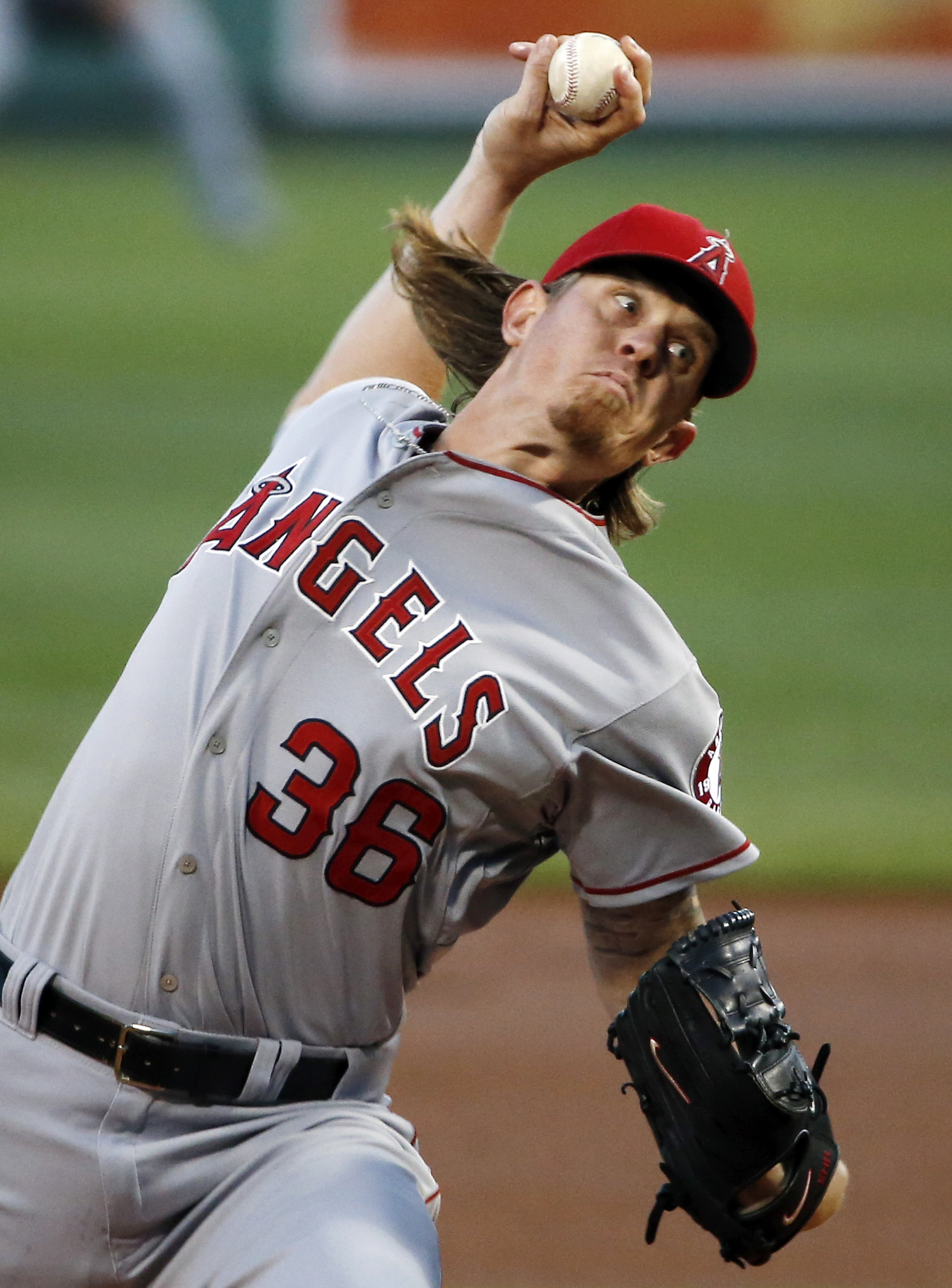 lannetta's double in 9th lifts Angels over Bosox
