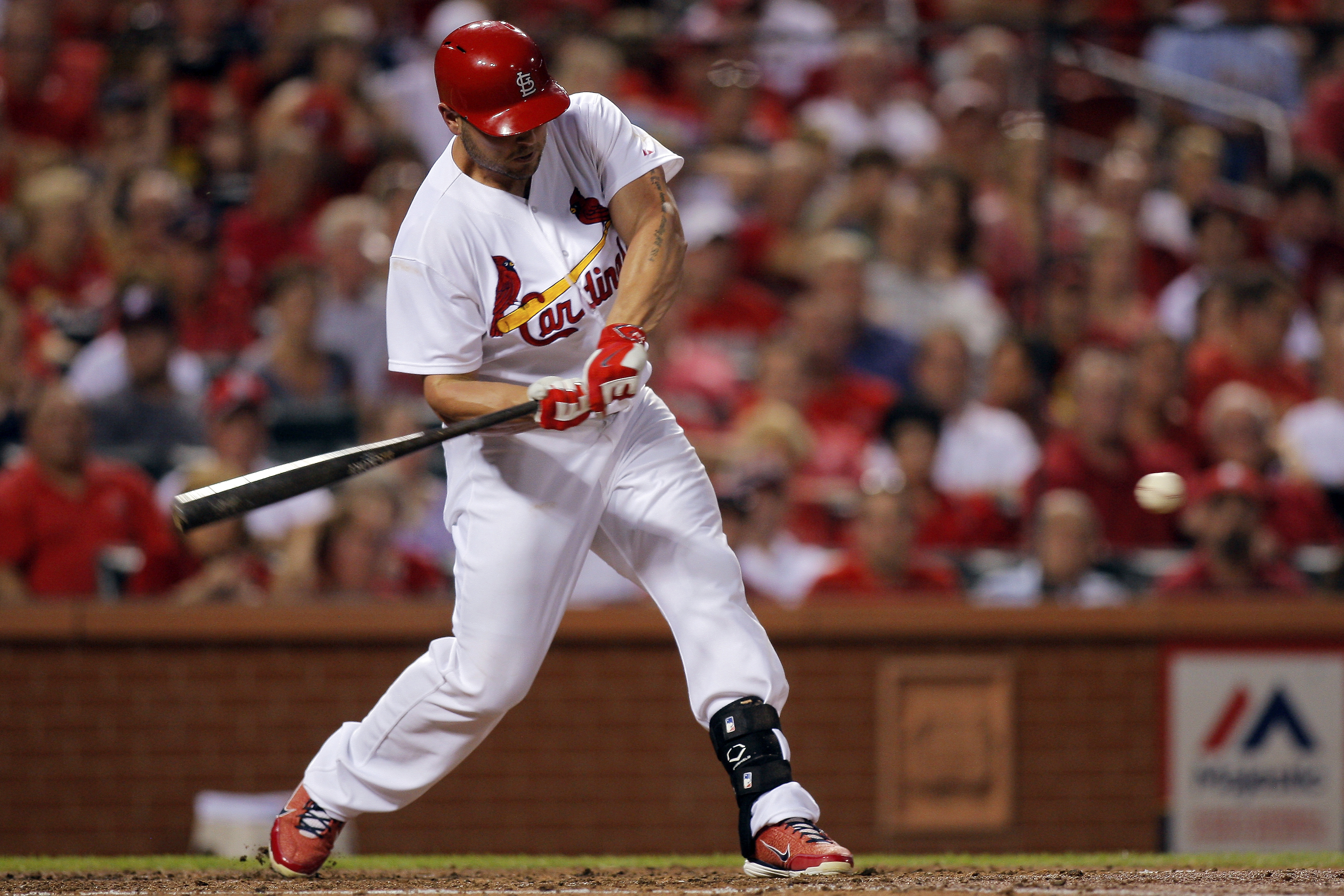 Cardinals beat Reds on bases-loaded HBP in 9th