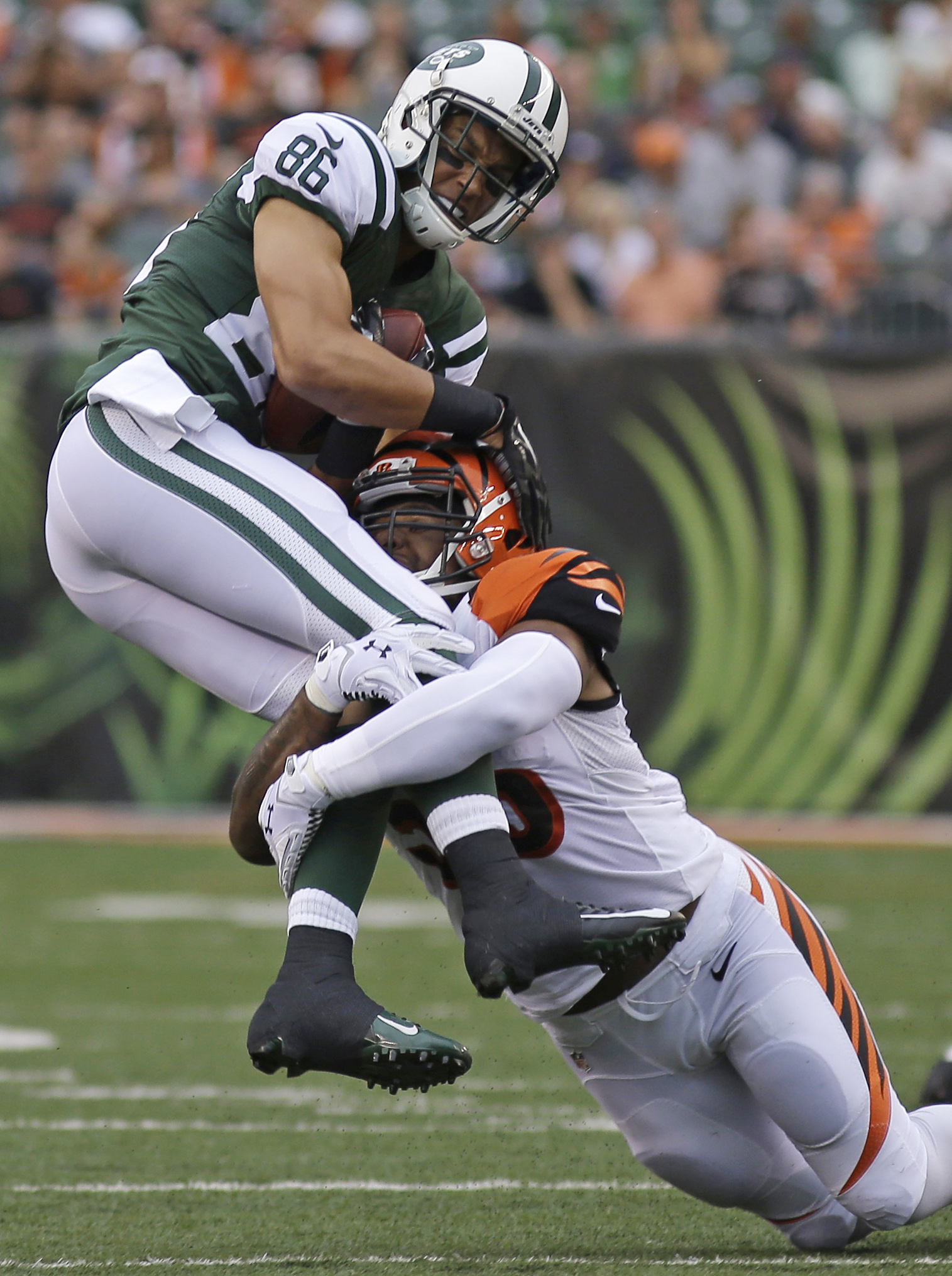 AP source: Bengals LB Burfict gets 3-year deal