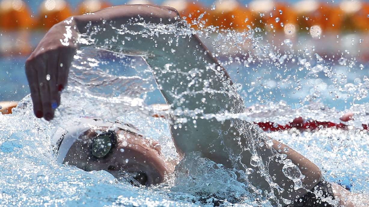 Ledecky wins 2 gold; Missy Franklin misses out