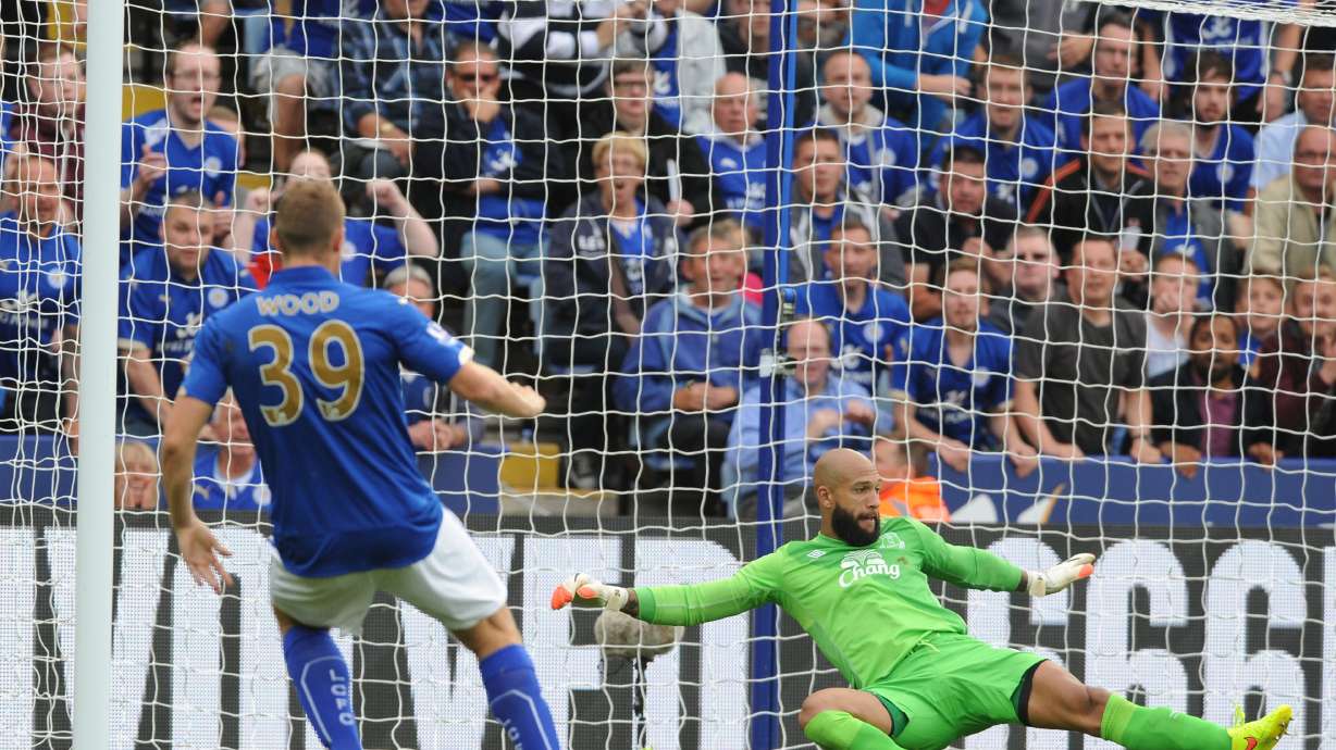 Goalkeeper Tim Howard taking break from US team