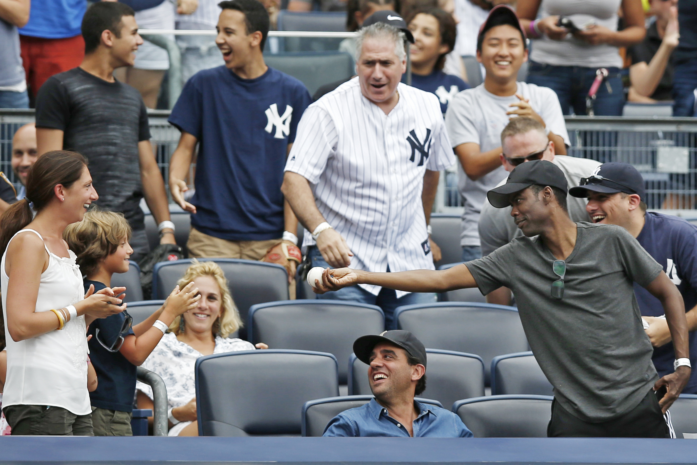 No joke! Chris Rock gets foul ball at Yankees game
