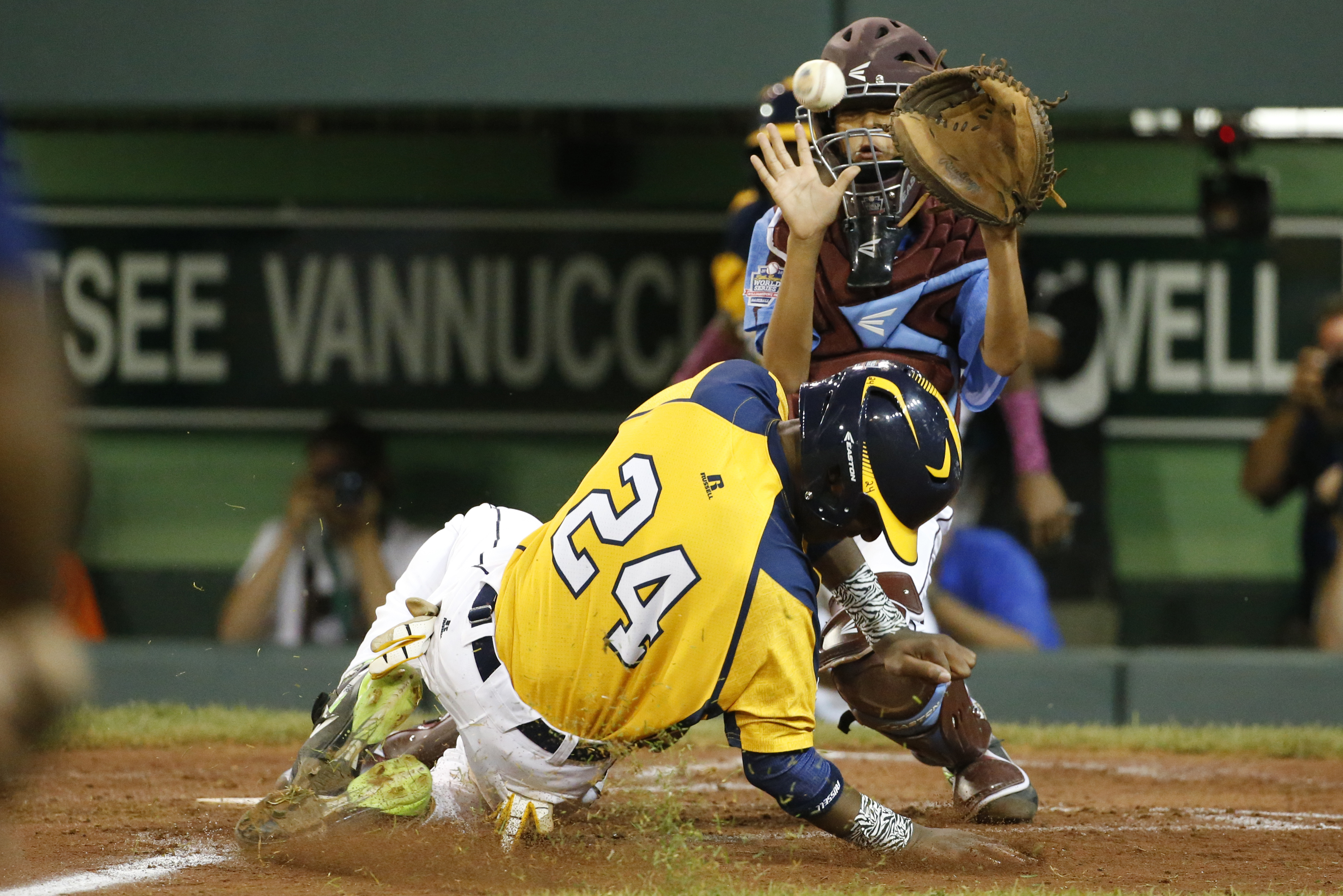 No Mo'ne on mound, Philly loses to Chicago in LLWS