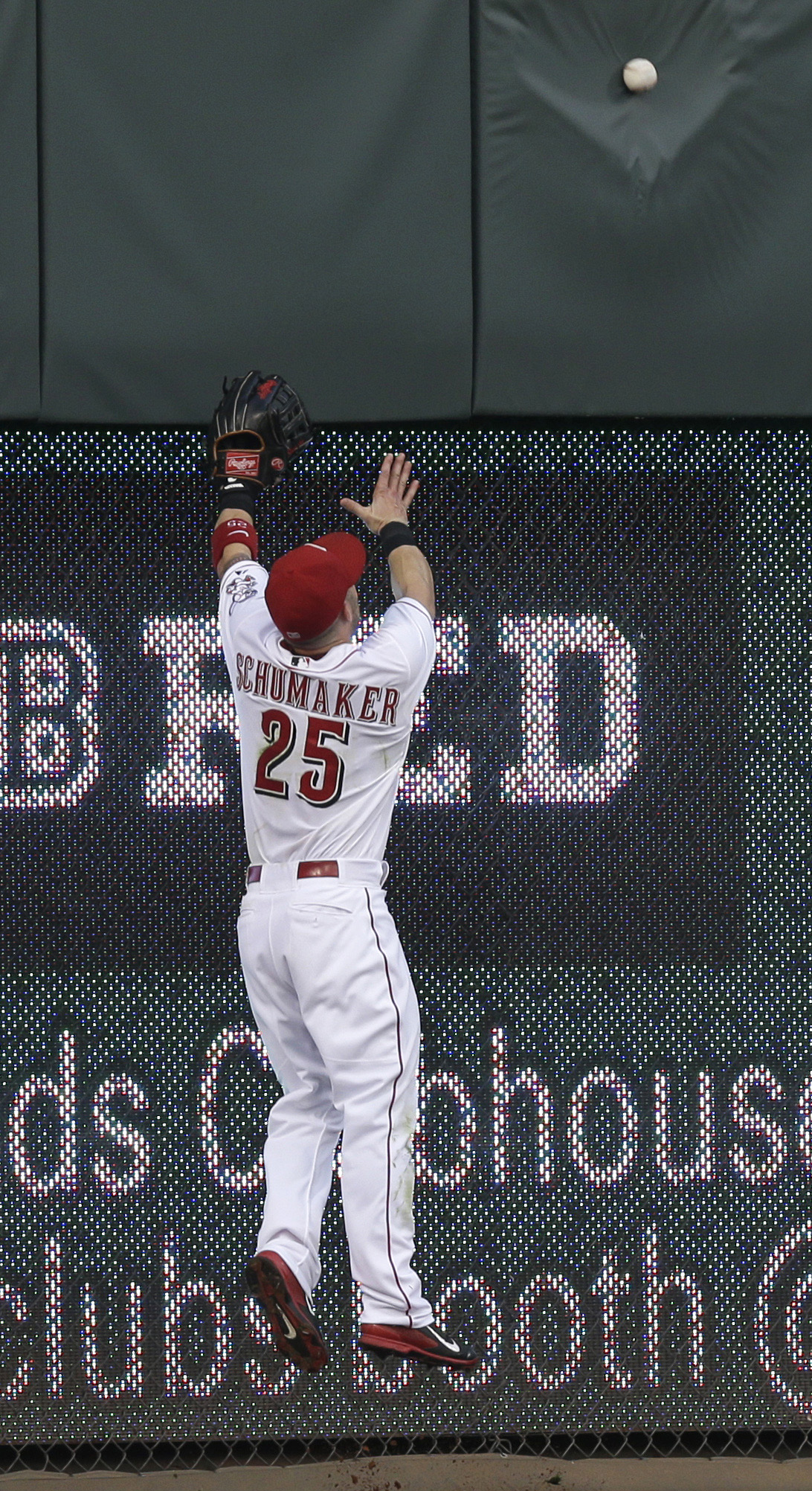 Braves beat Reds 8-0 for 6th win in last 7