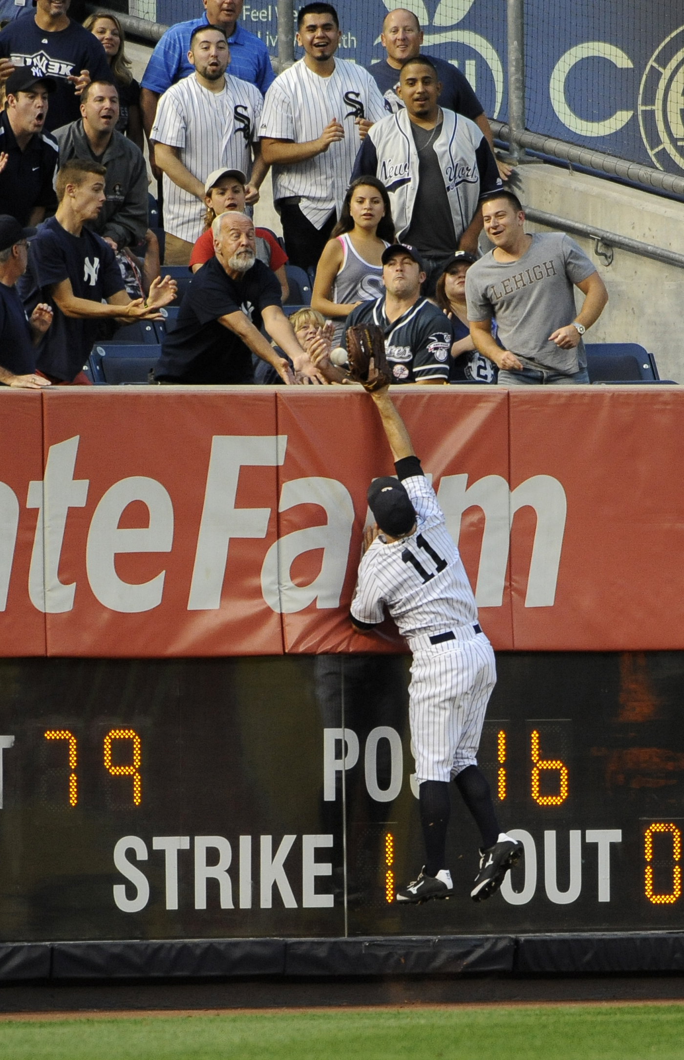 Prado has big hit in 9th, Yankees rally for win