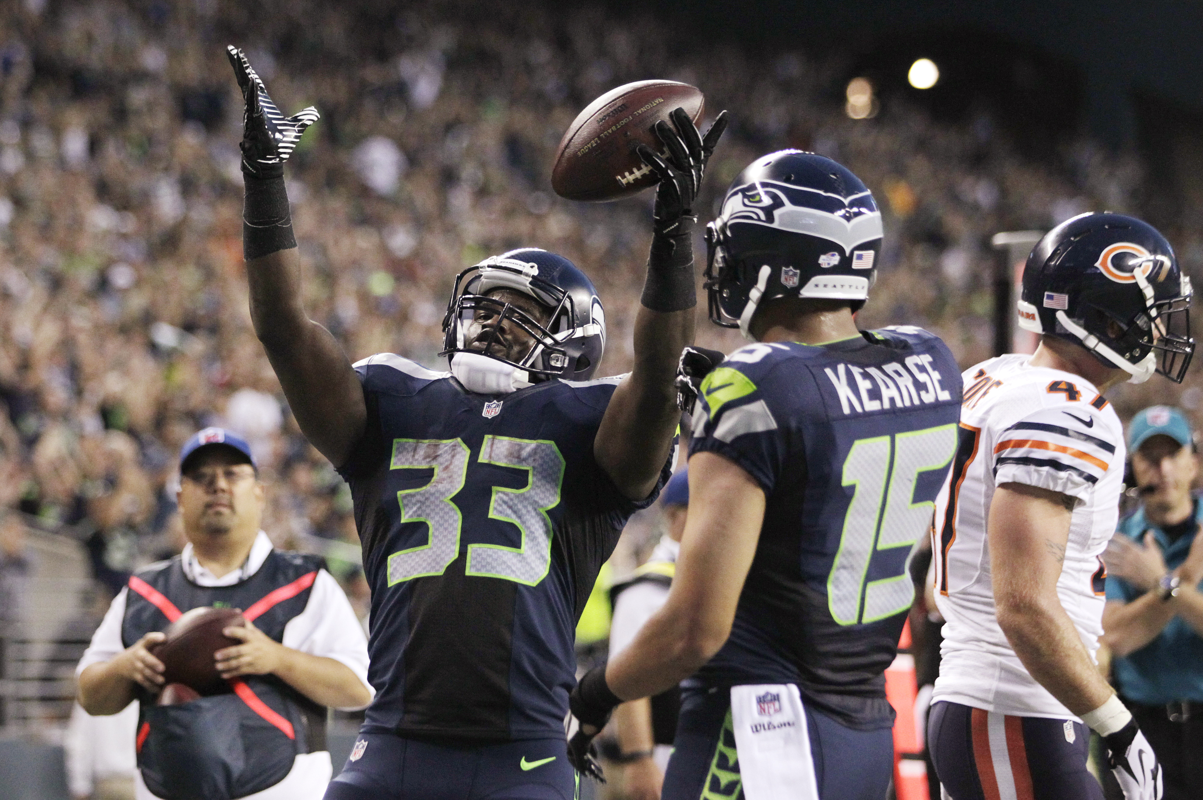 Seahawks use big first half to rout Bears 34-6